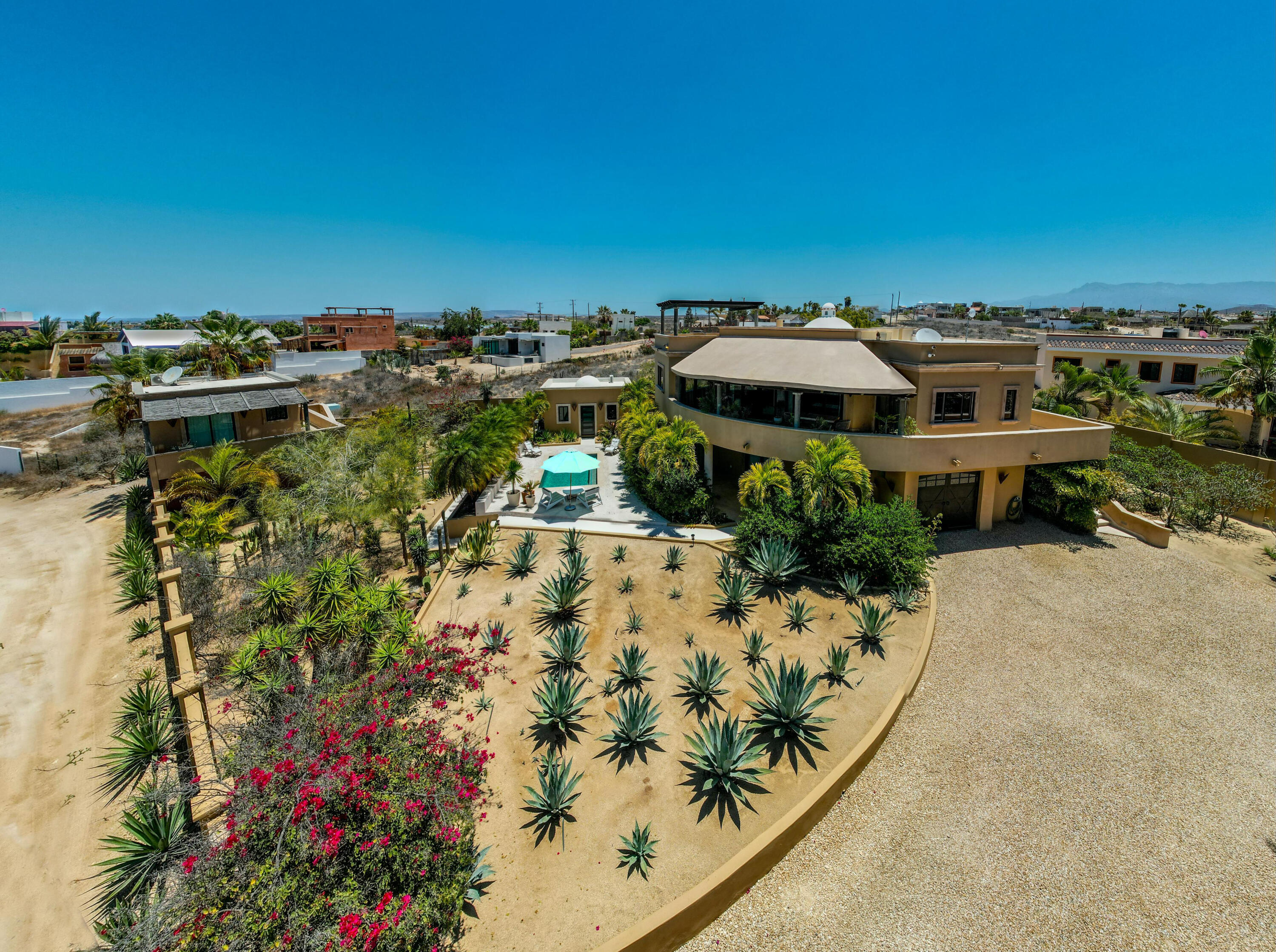 Las Tunas Todos Santos, Casa Agave