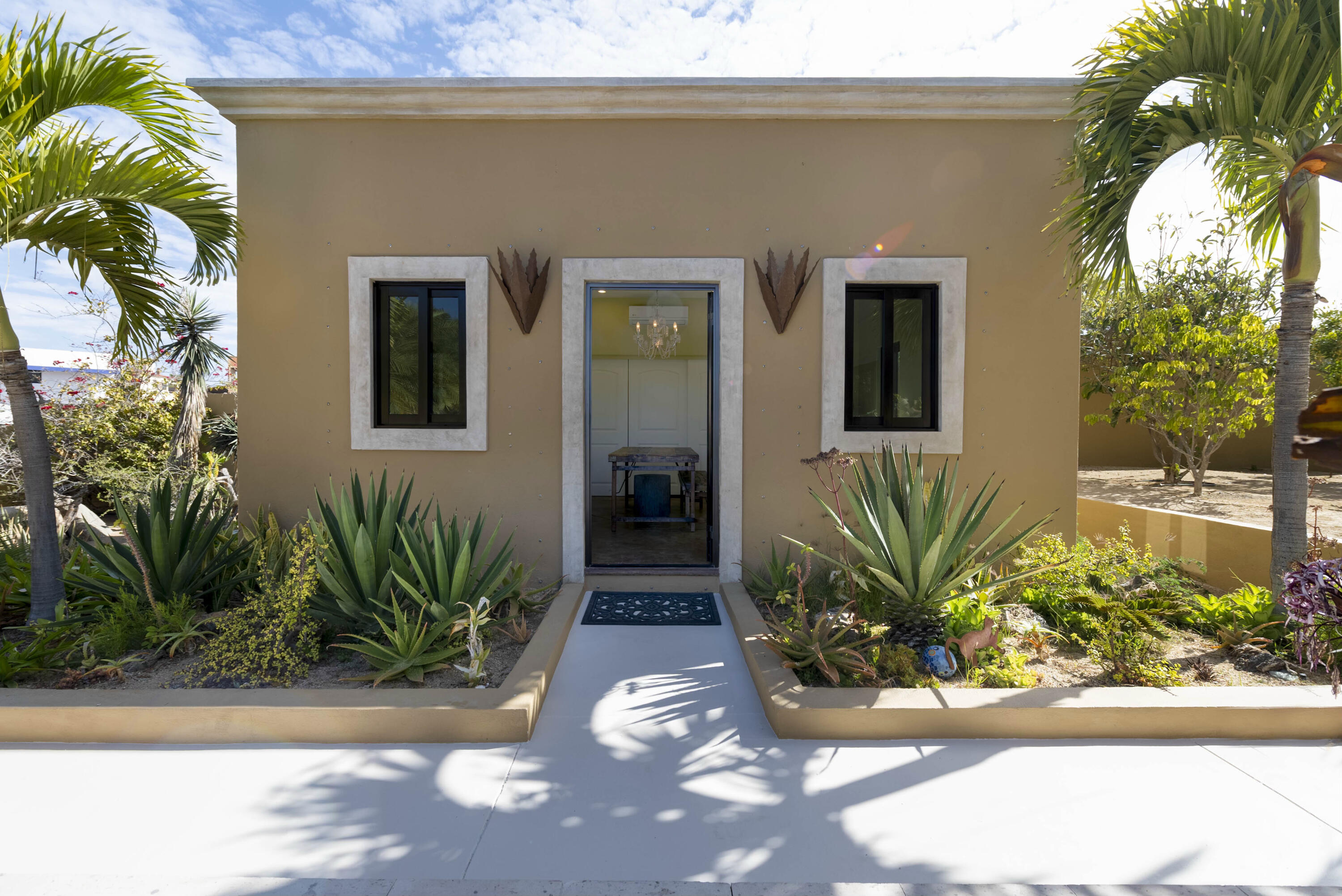Las Tunas Todos Santos, Casa Agave