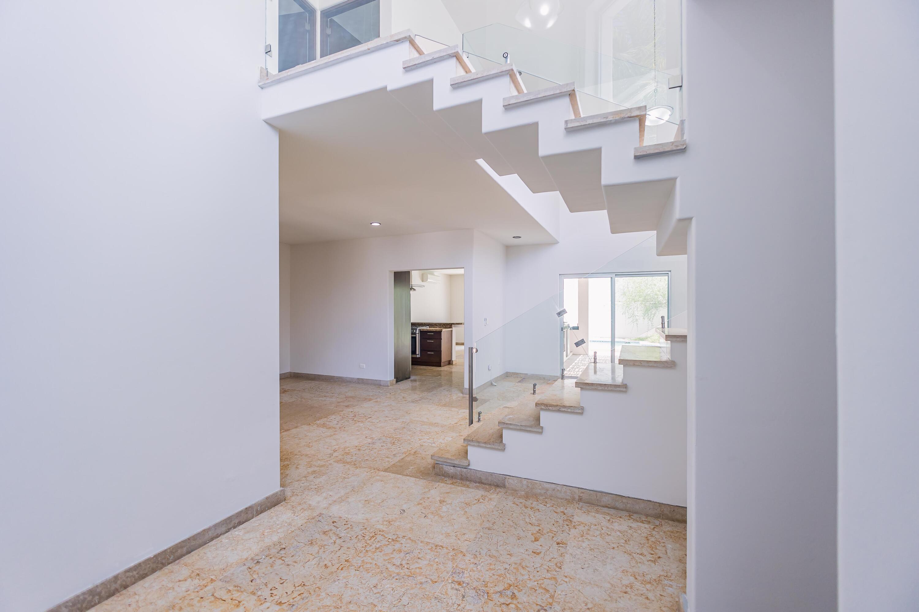 2, Casa Puerta Azul