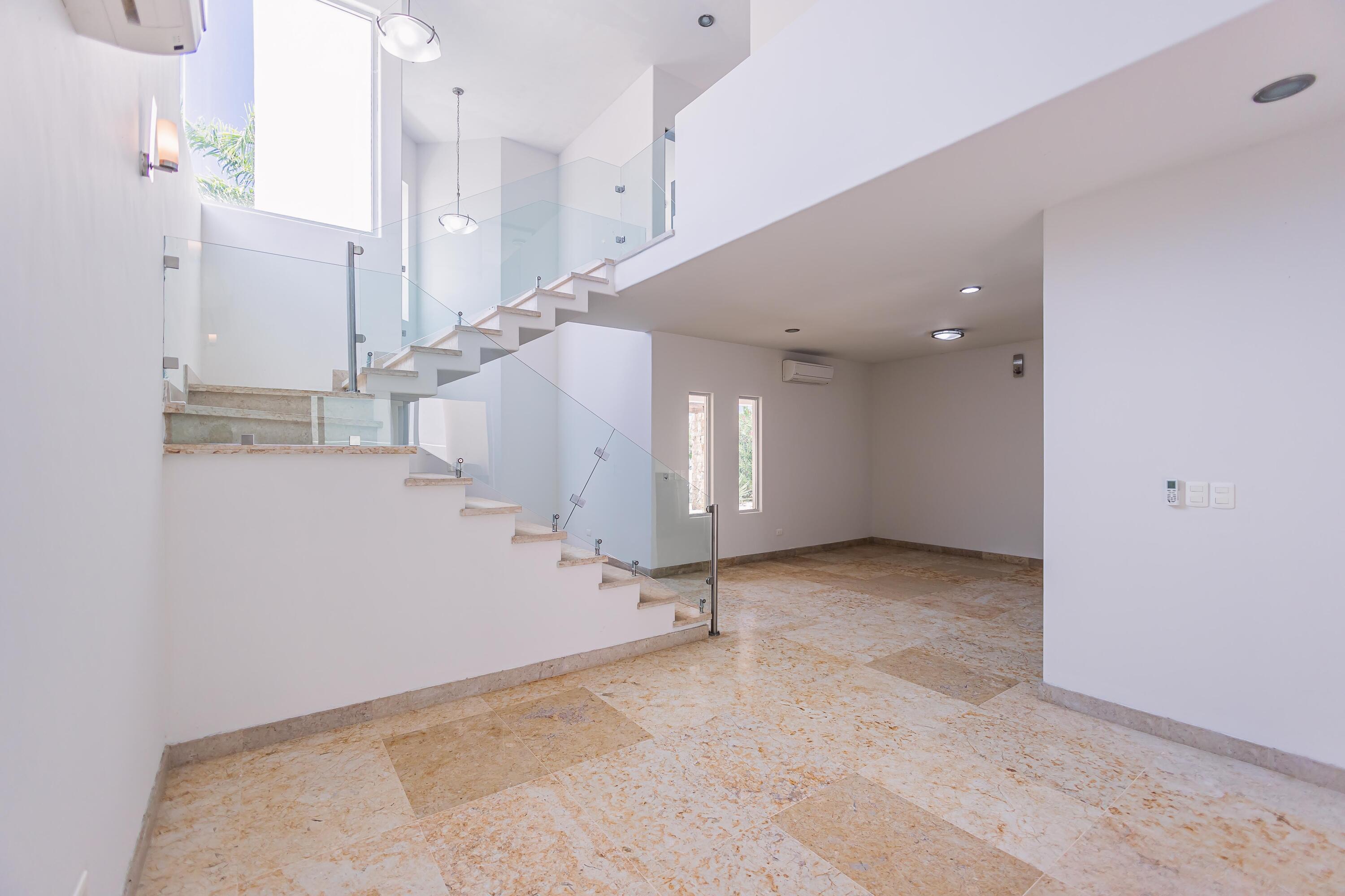 2, Casa Puerta Azul