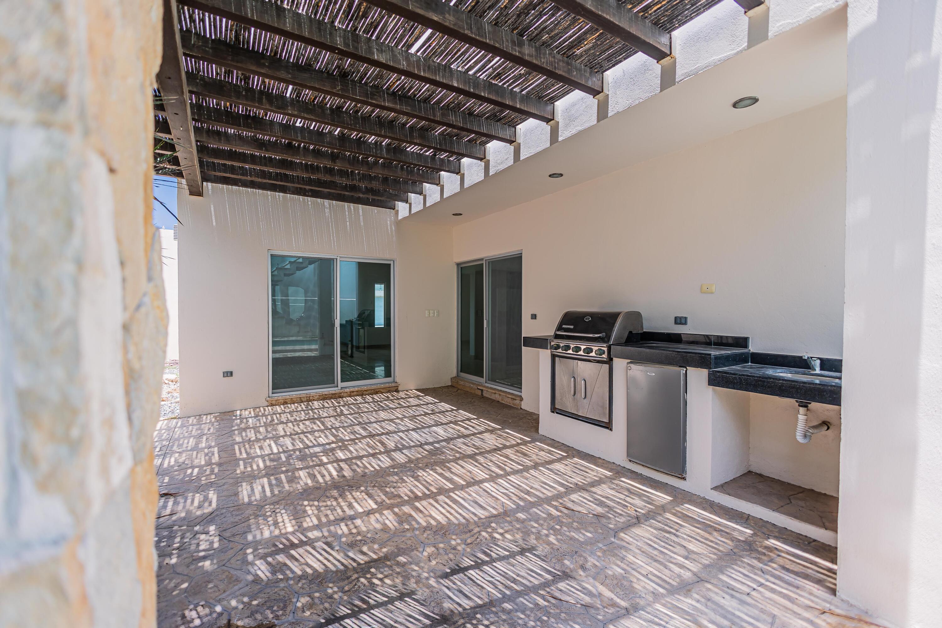 2, Casa Puerta Azul