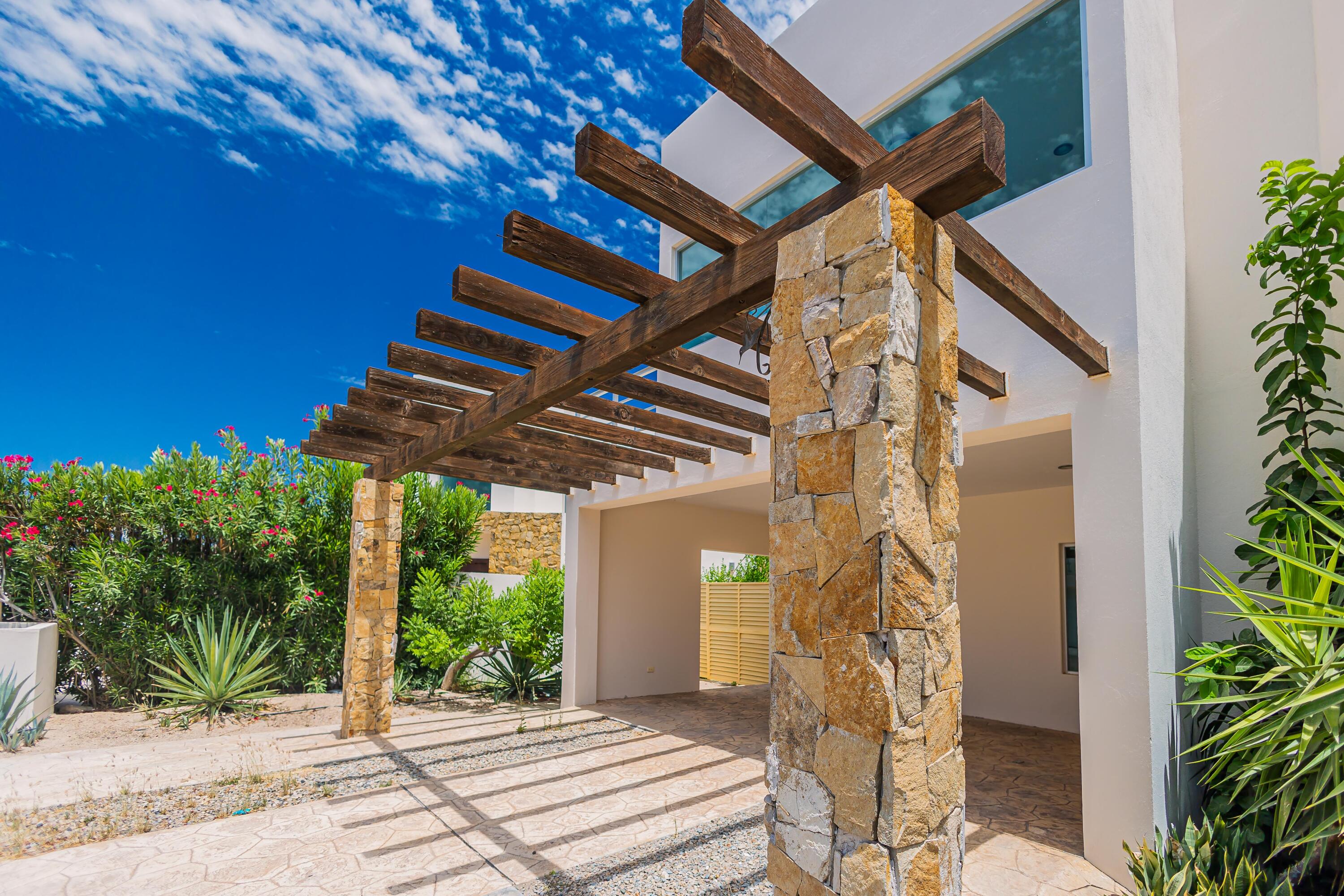 2, Casa Puerta Azul