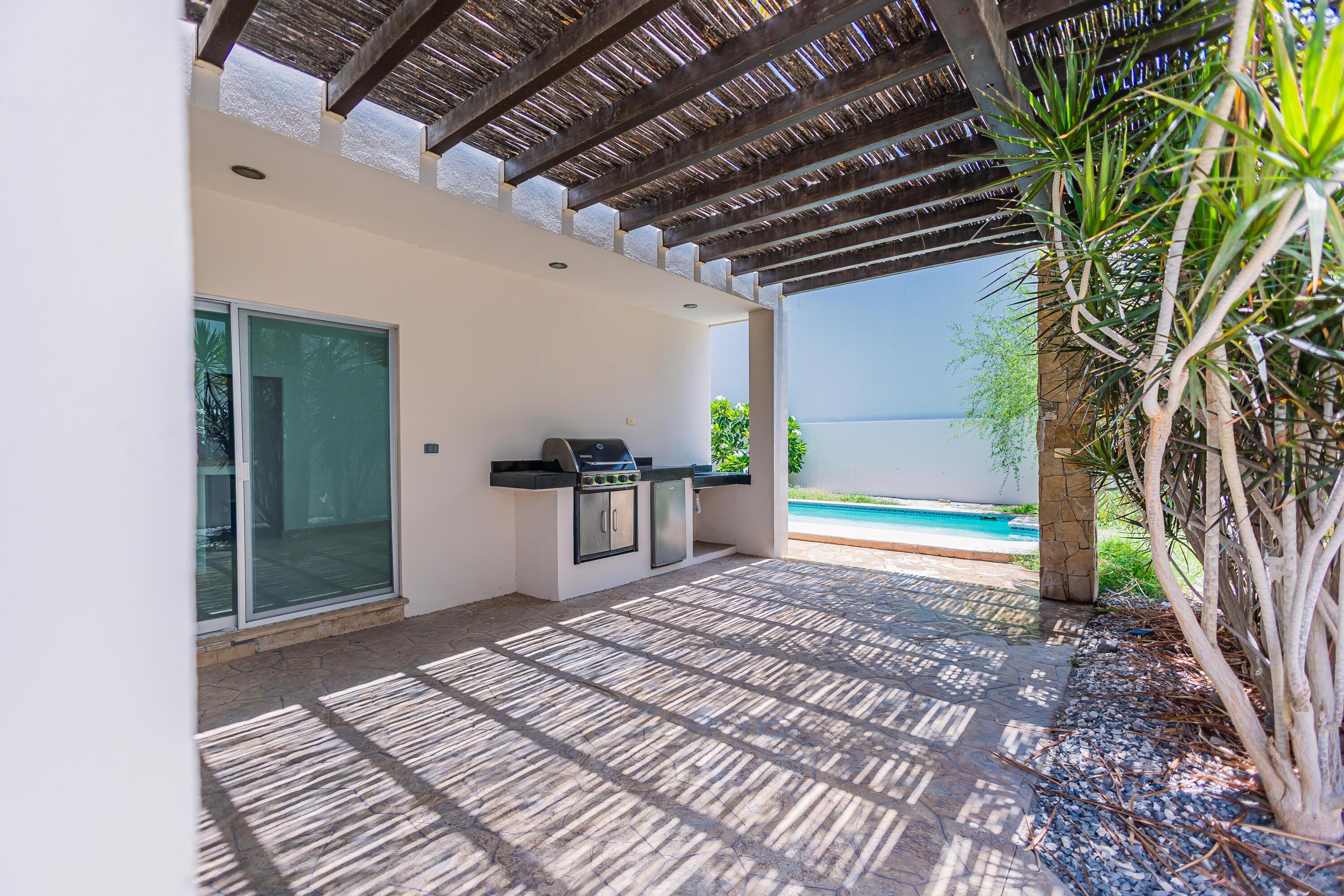 2, Casa Puerta Azul