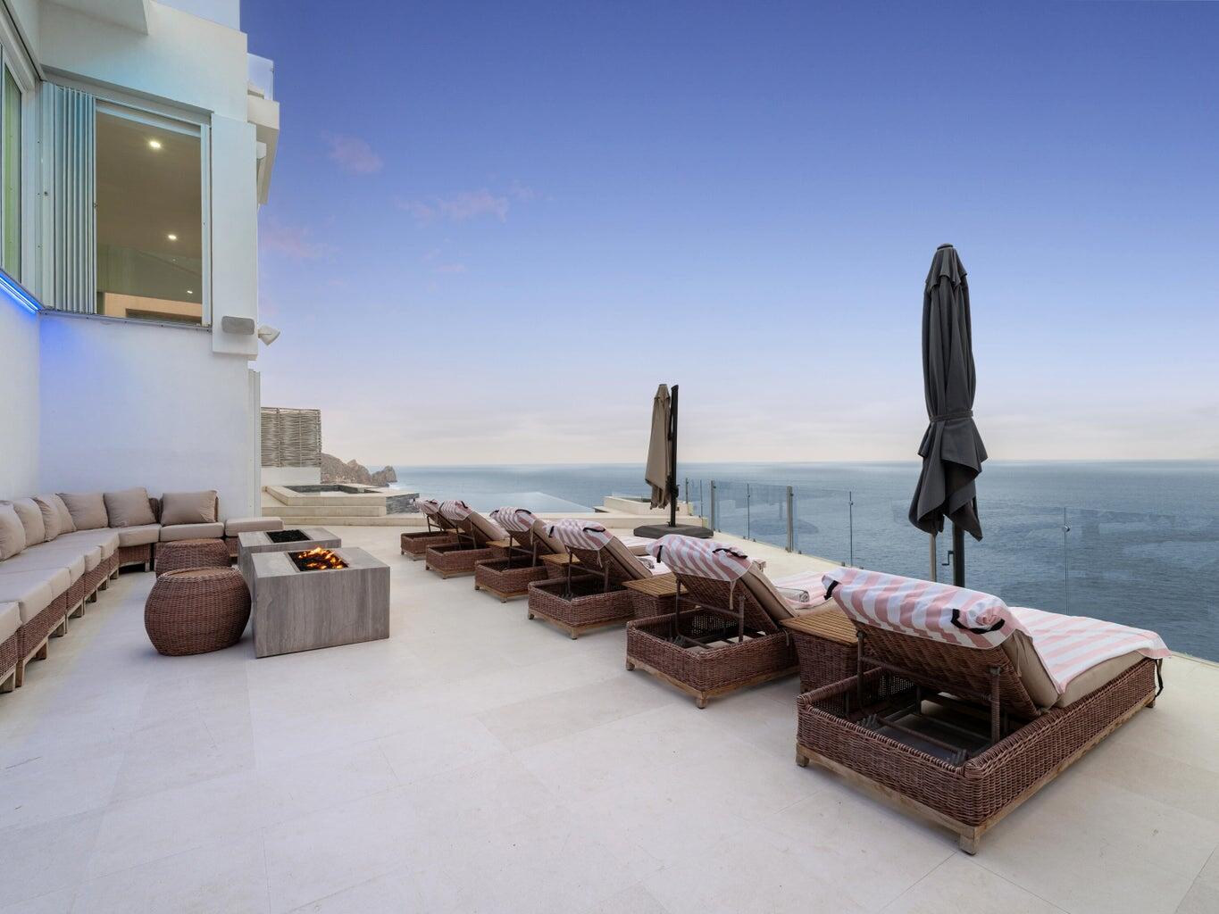 Manzana 26 Callejon de Los Nin, Villa Lands End