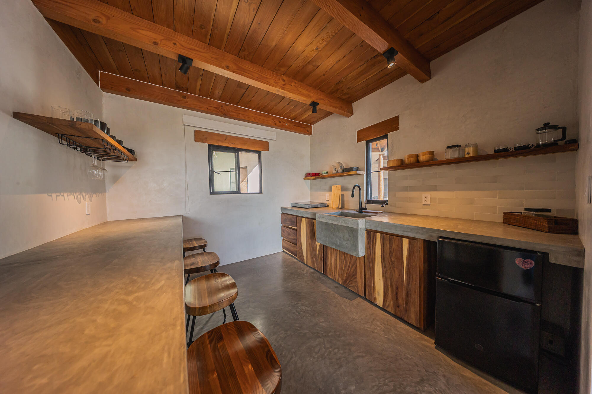 C. de Acceso MiniSuper Munchie, Casa Locura