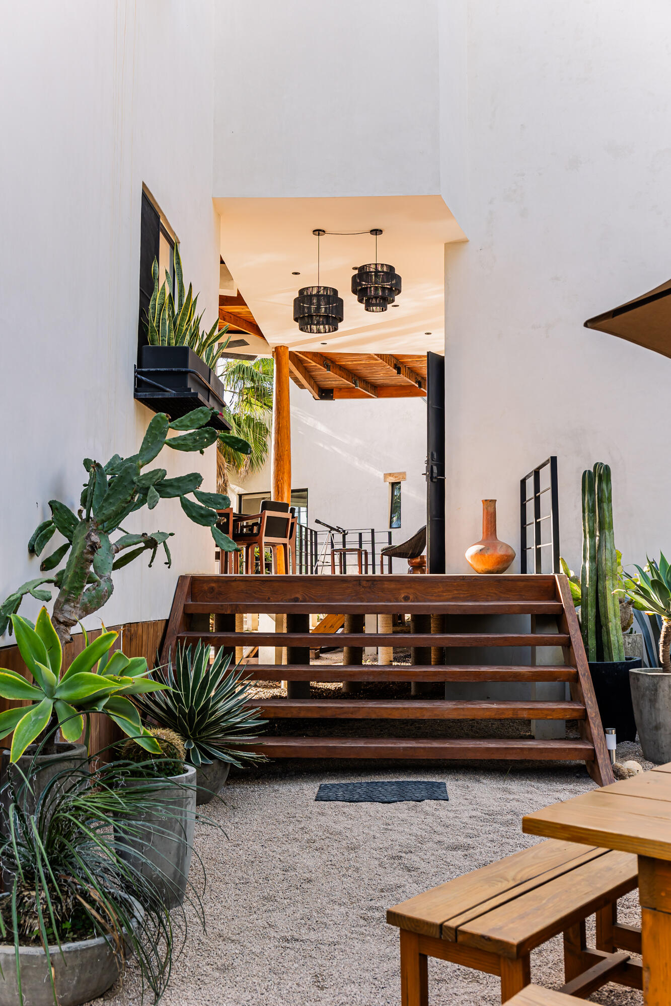 C. de Acceso MiniSuper Munchie, Casa Locura