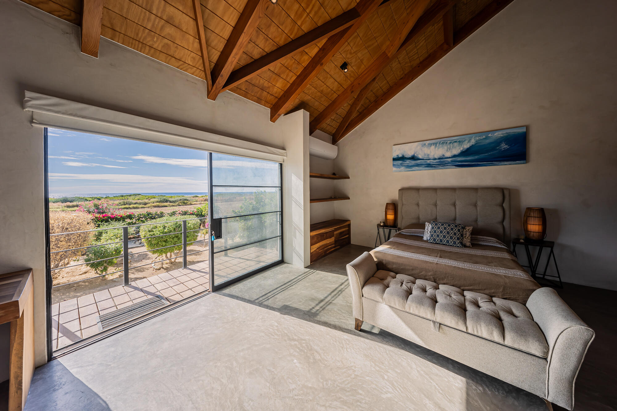 C. de Acceso MiniSuper Munchie, Casa Locura