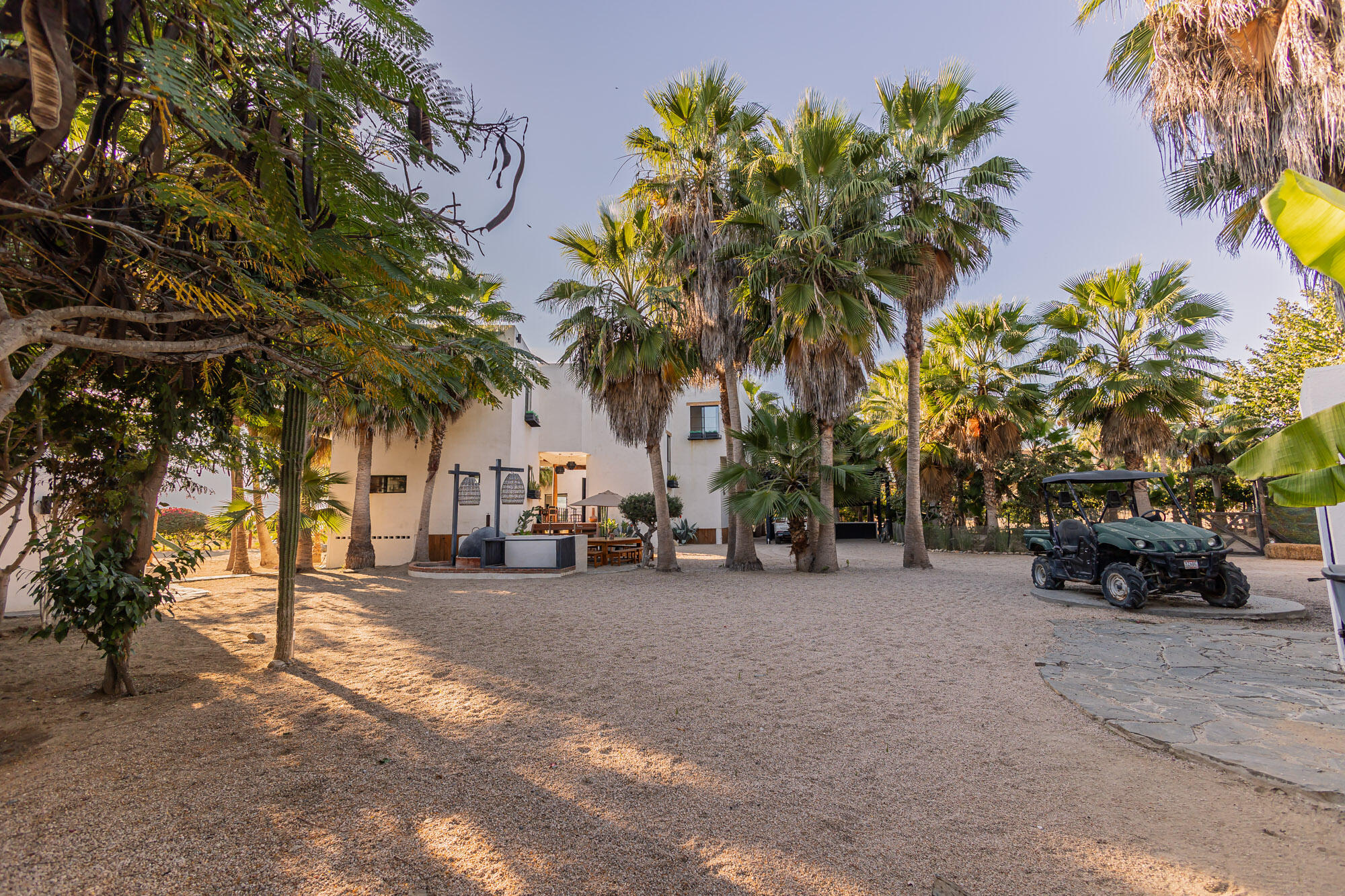 C. de Acceso MiniSuper Munchie, Casa Locura