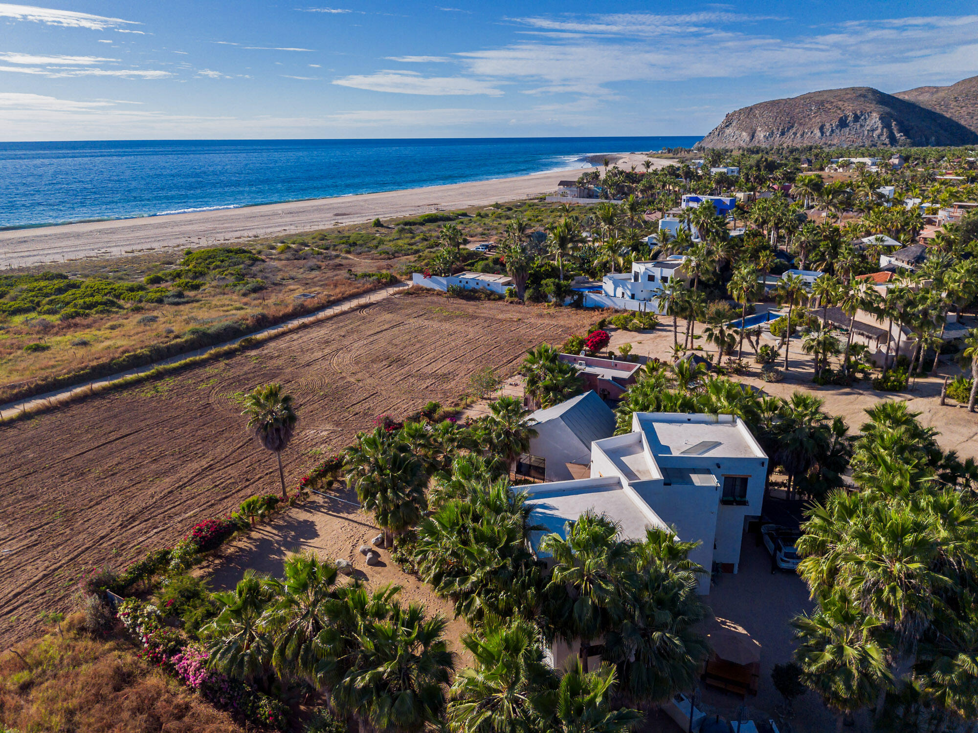 C. de Acceso MiniSuper Munchie, Casa Locura