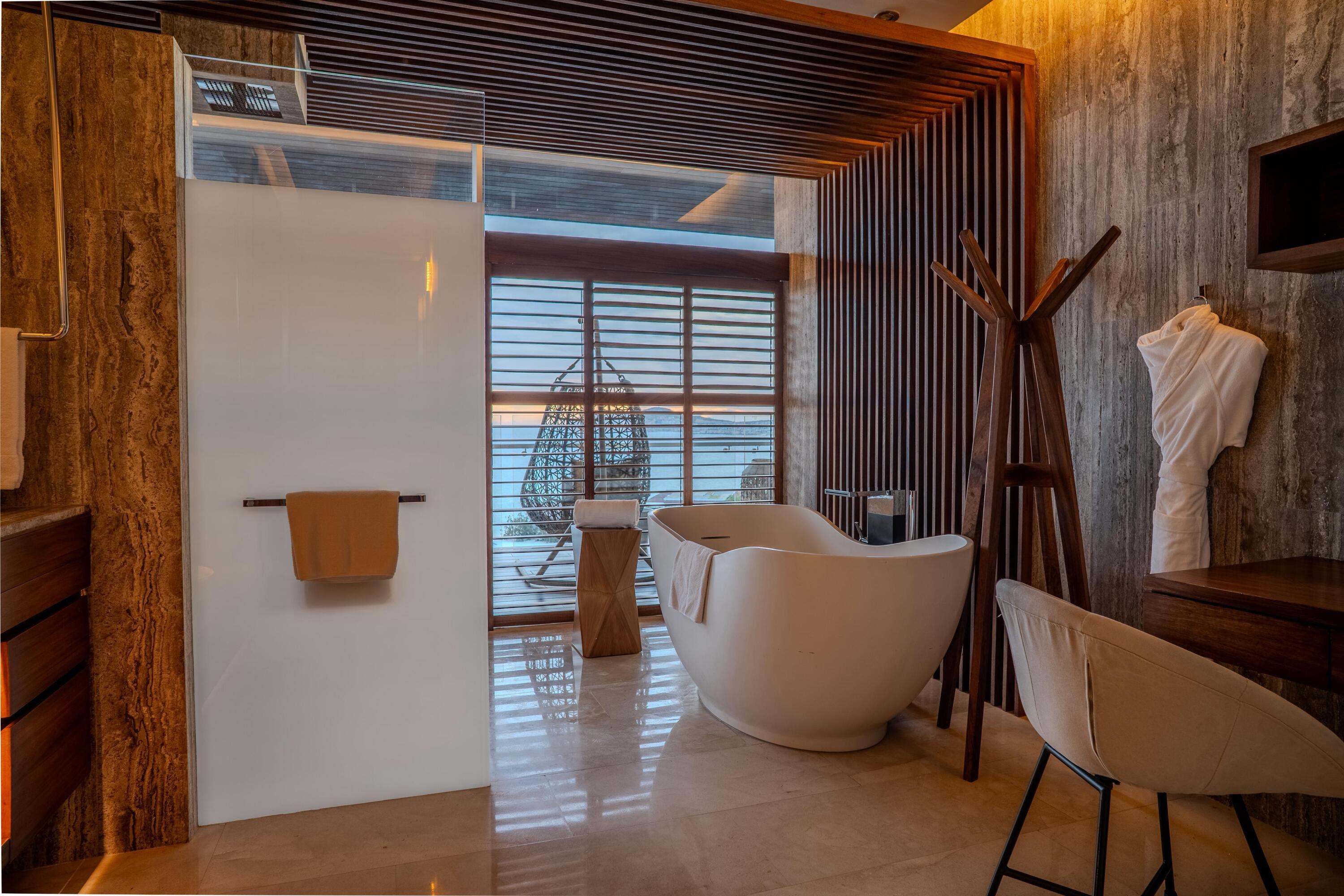 Solaz Residences, 305 Solaz