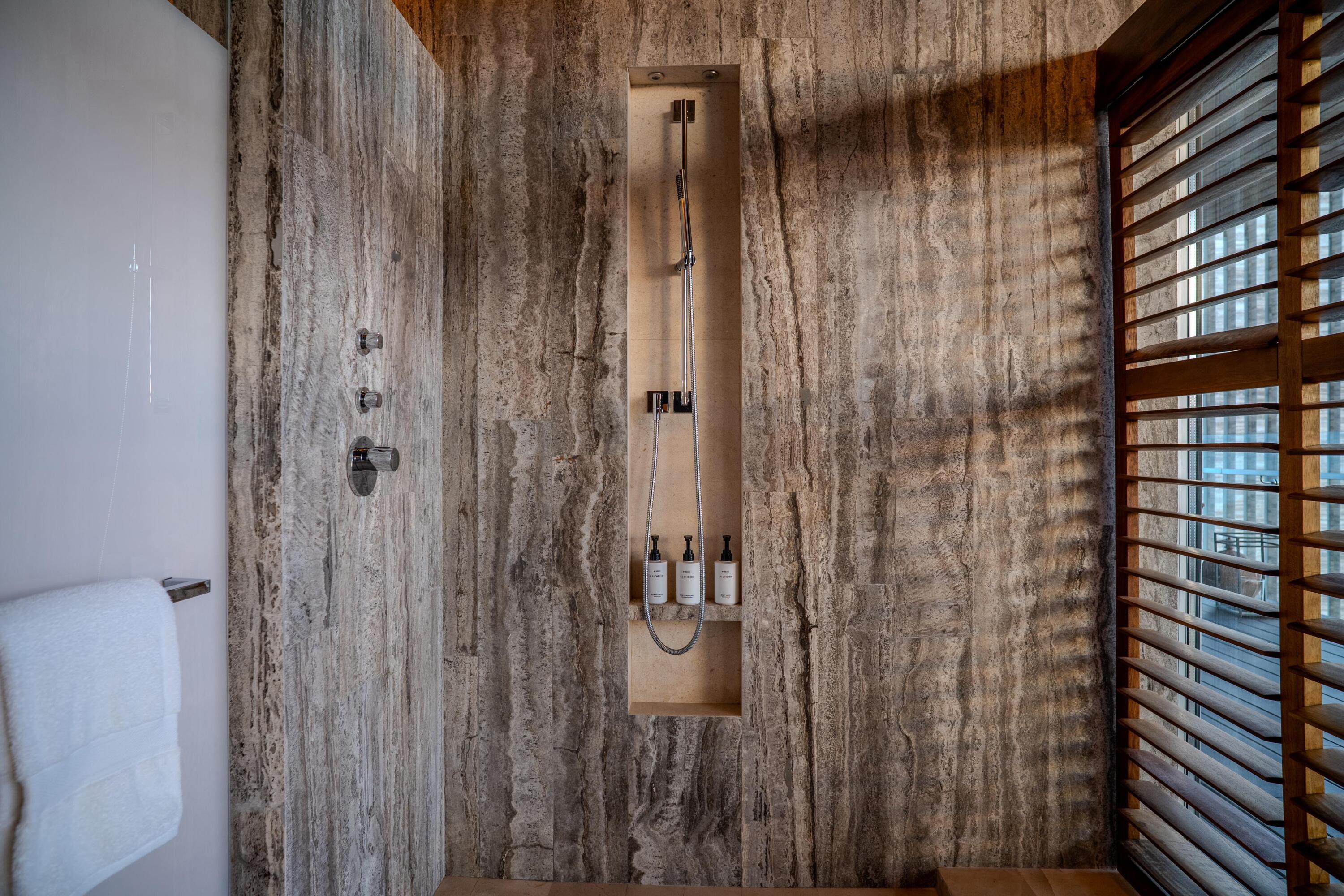 Solaz Residences, 305 Solaz