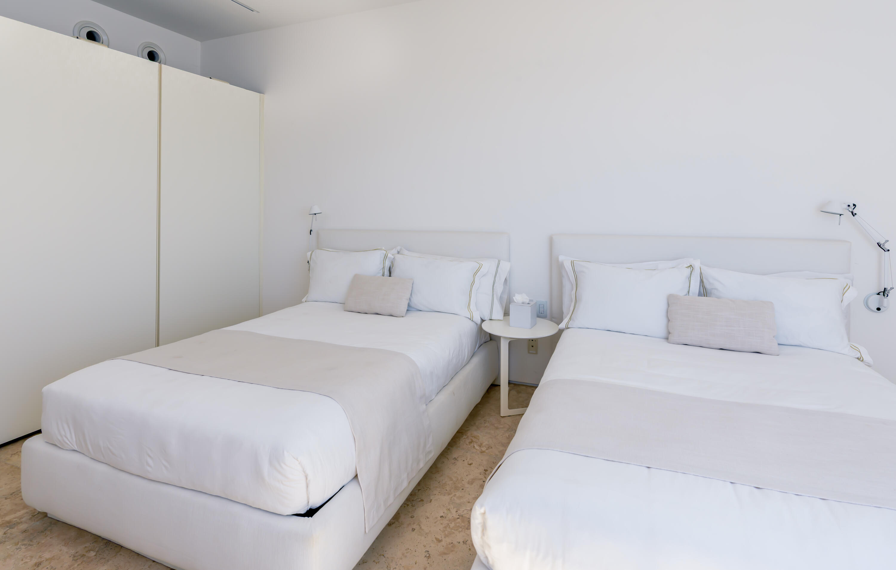 P.º Malecon San Jose, Viceroy 4A