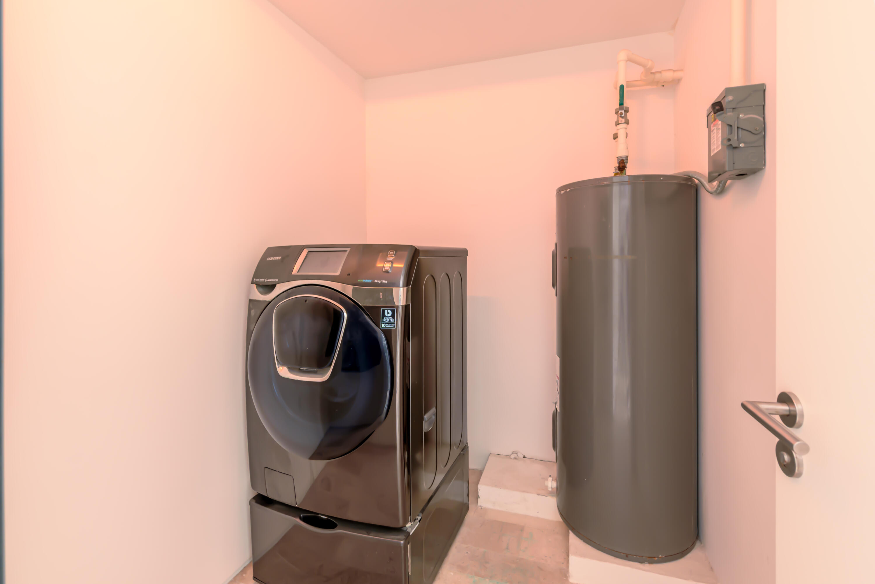 P.º Malecon San Jose, Viceroy 4A