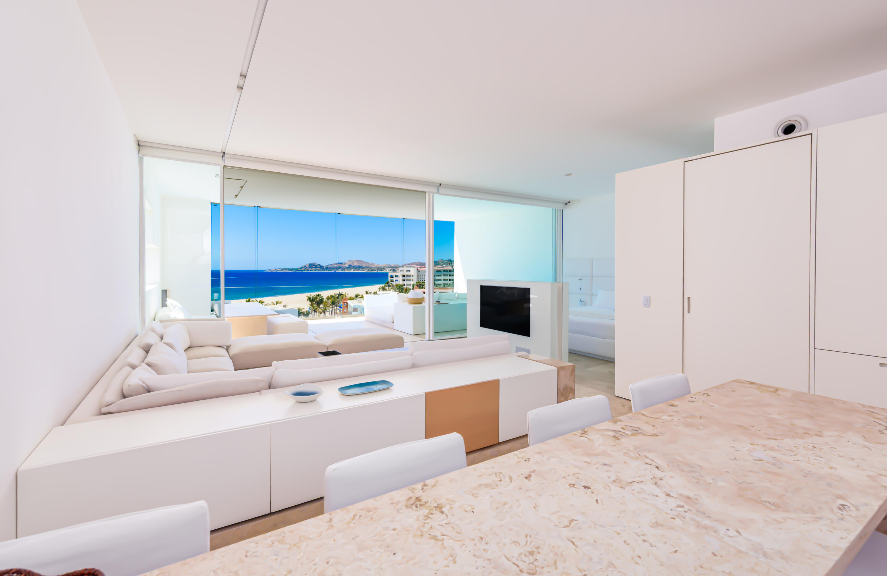 P.º Malecon San Jose, Viceroy 4A