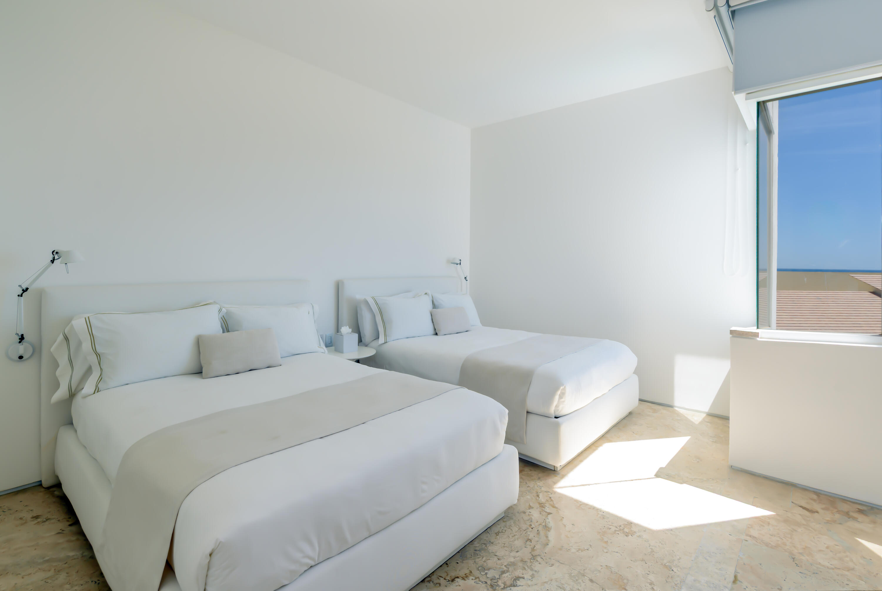 P.º Malecon San Jose, Viceroy 4A