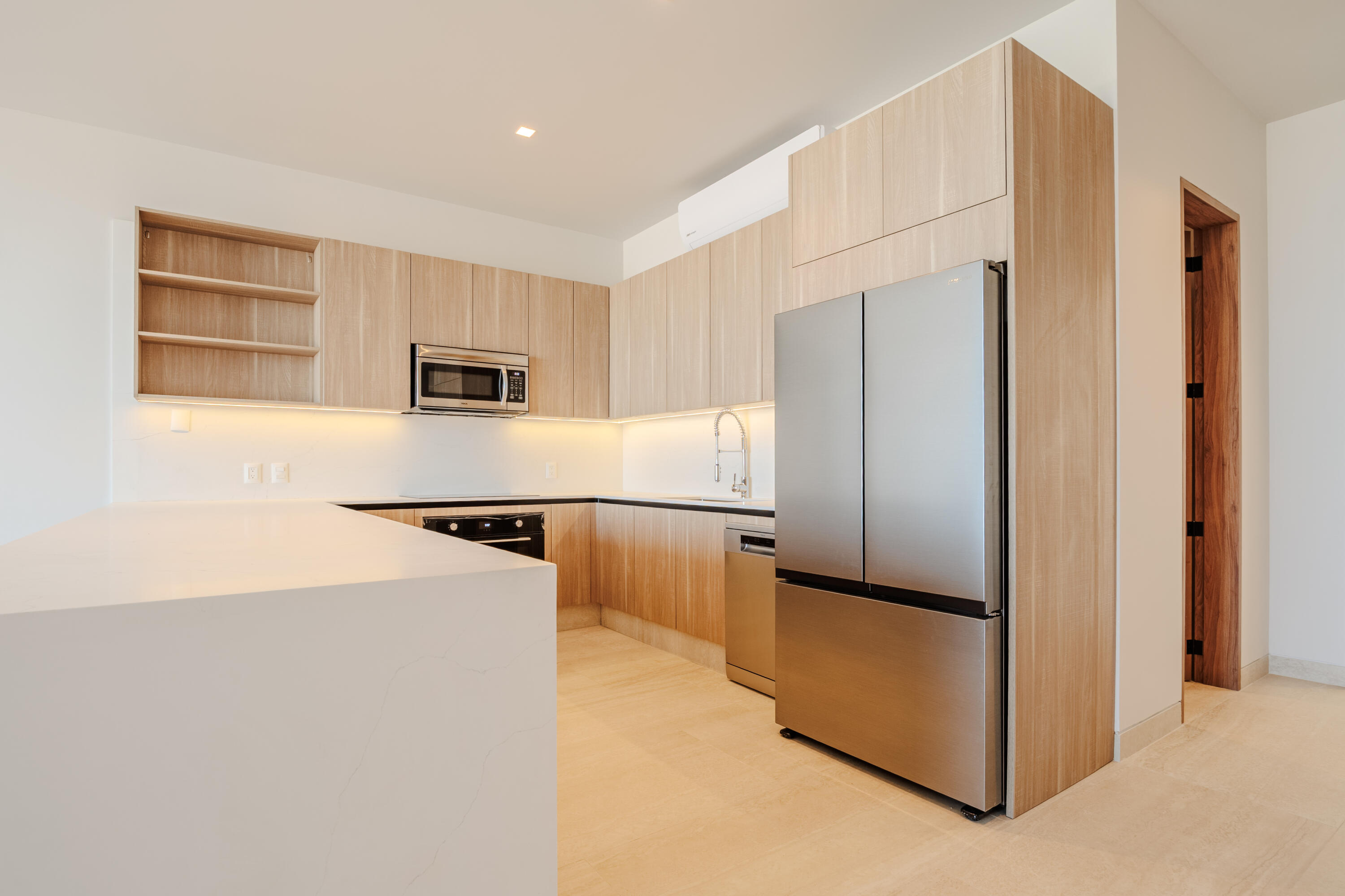 Ave. Vista Hermosa SN, Costarena E202