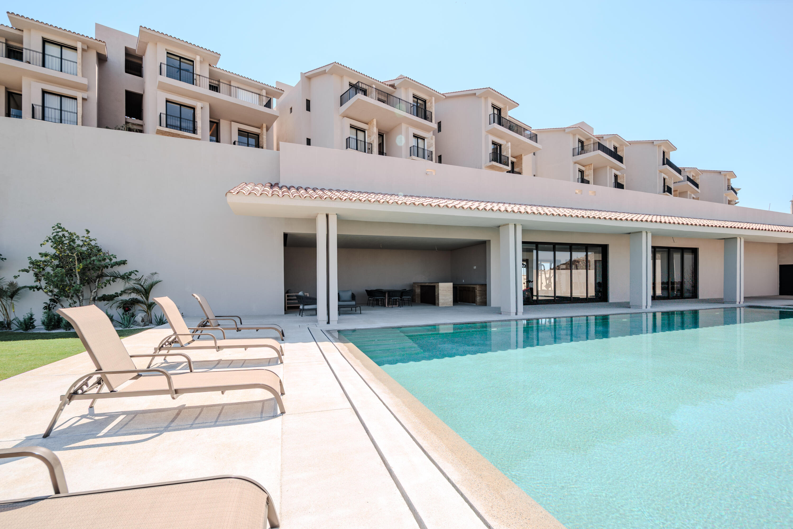 Ave. Vista Hermosa SN, Costarena E202