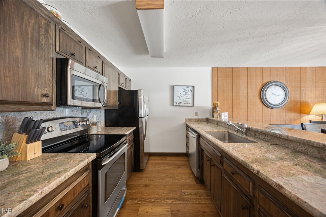 954 Fairway Boulevard 8