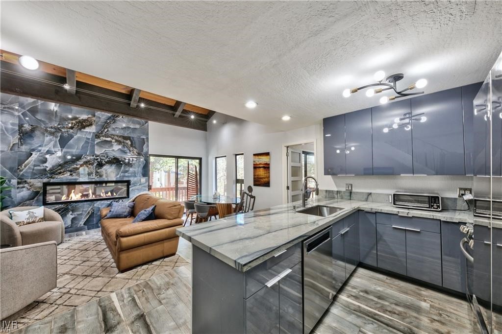 807 Alder 38