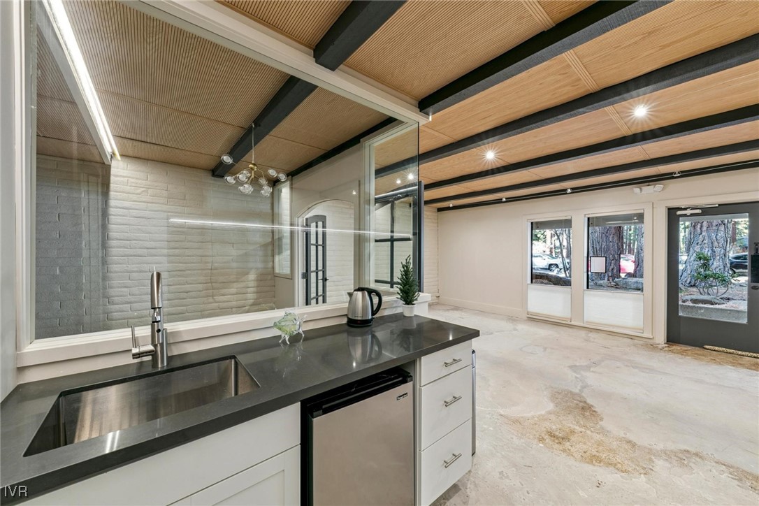 120 Country Club Drive 3