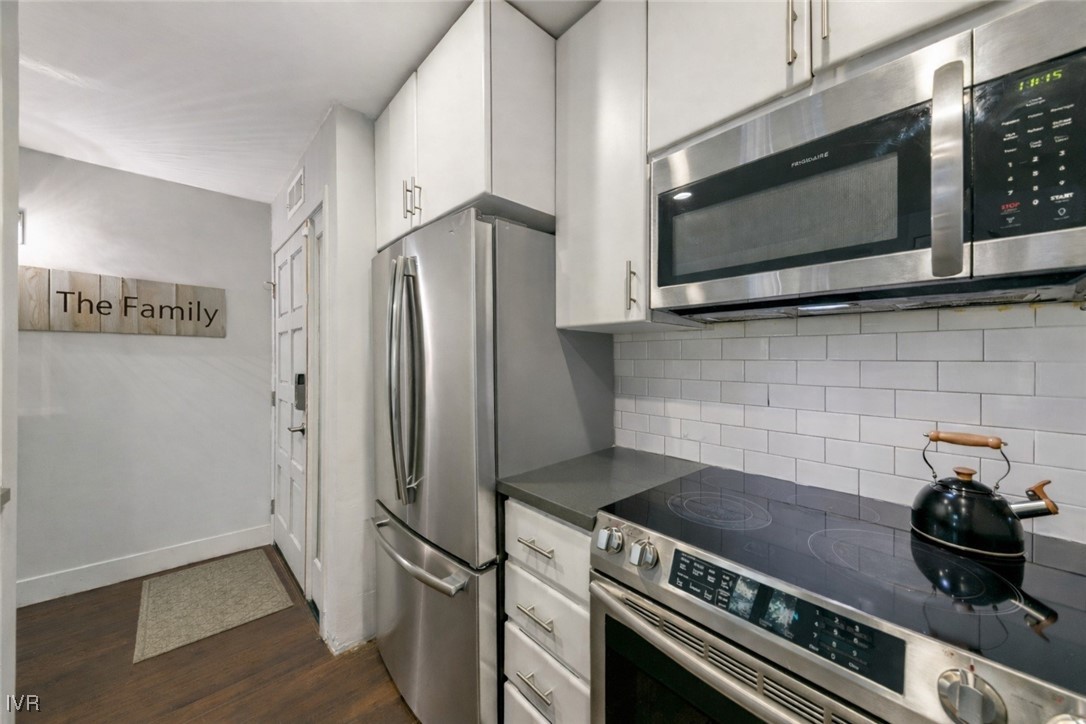 120 Country Club Drive 3