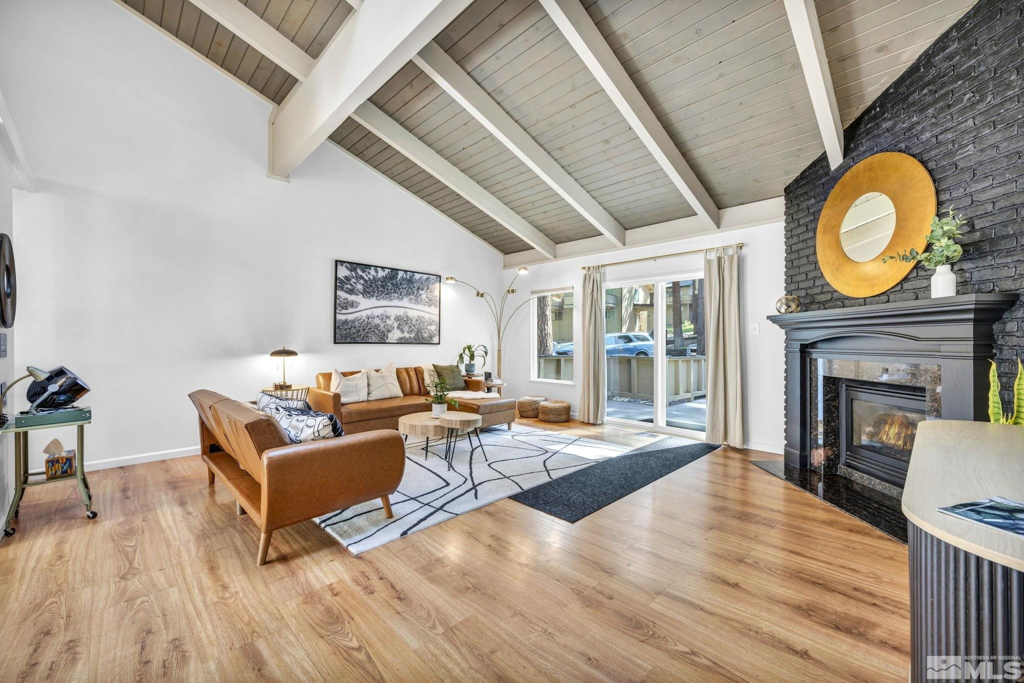 321 Ski Way, 48