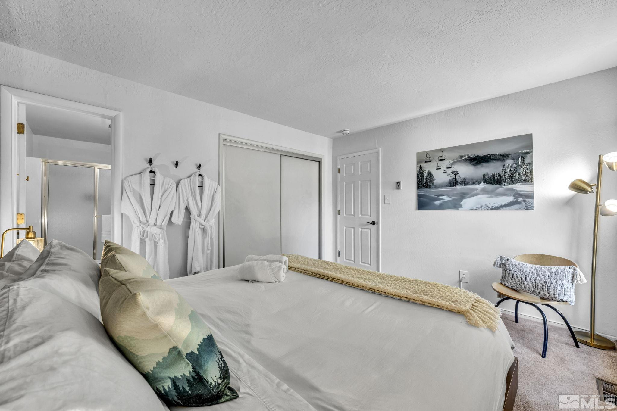 321 Ski Way, 48