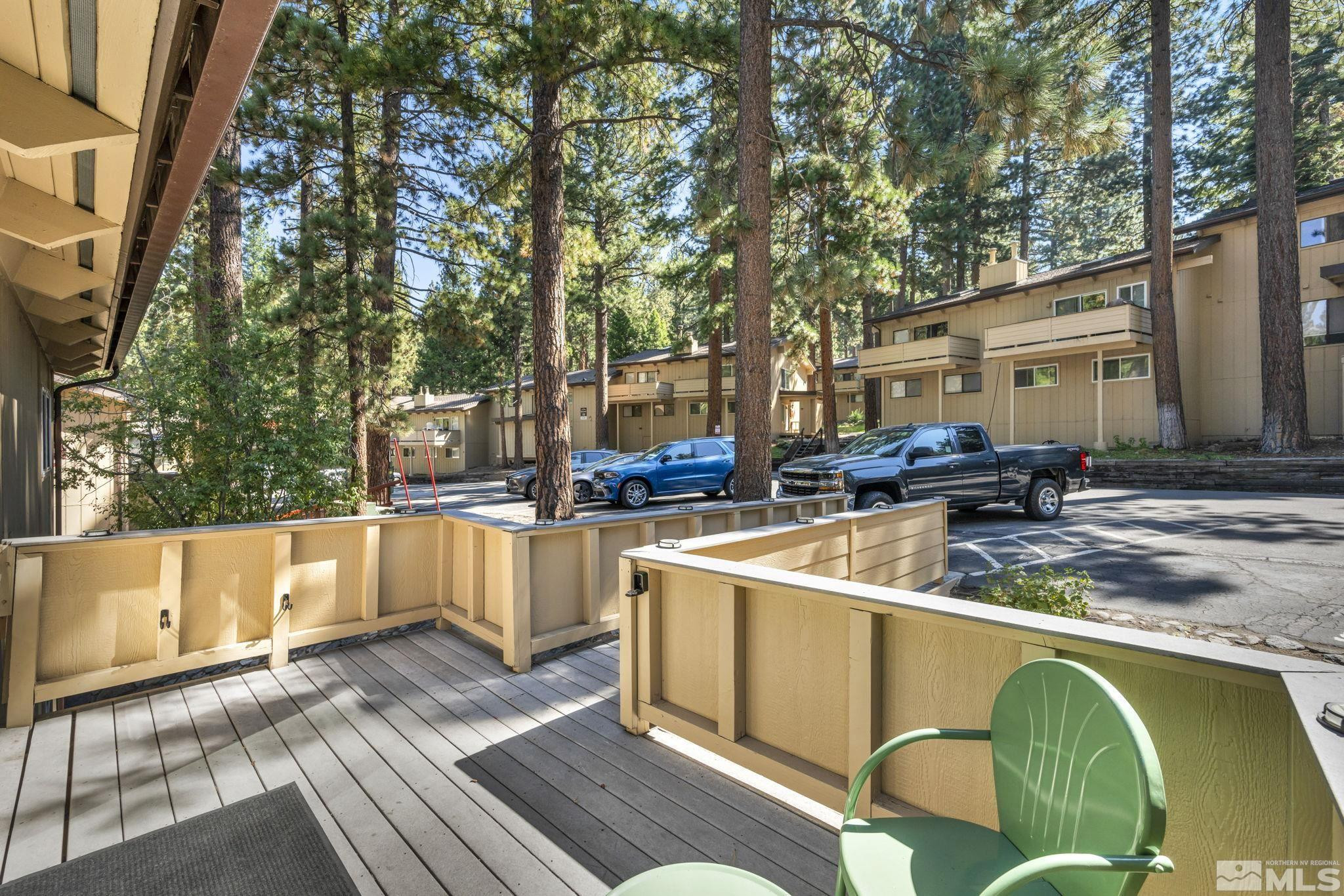 321 Ski Way, 48
