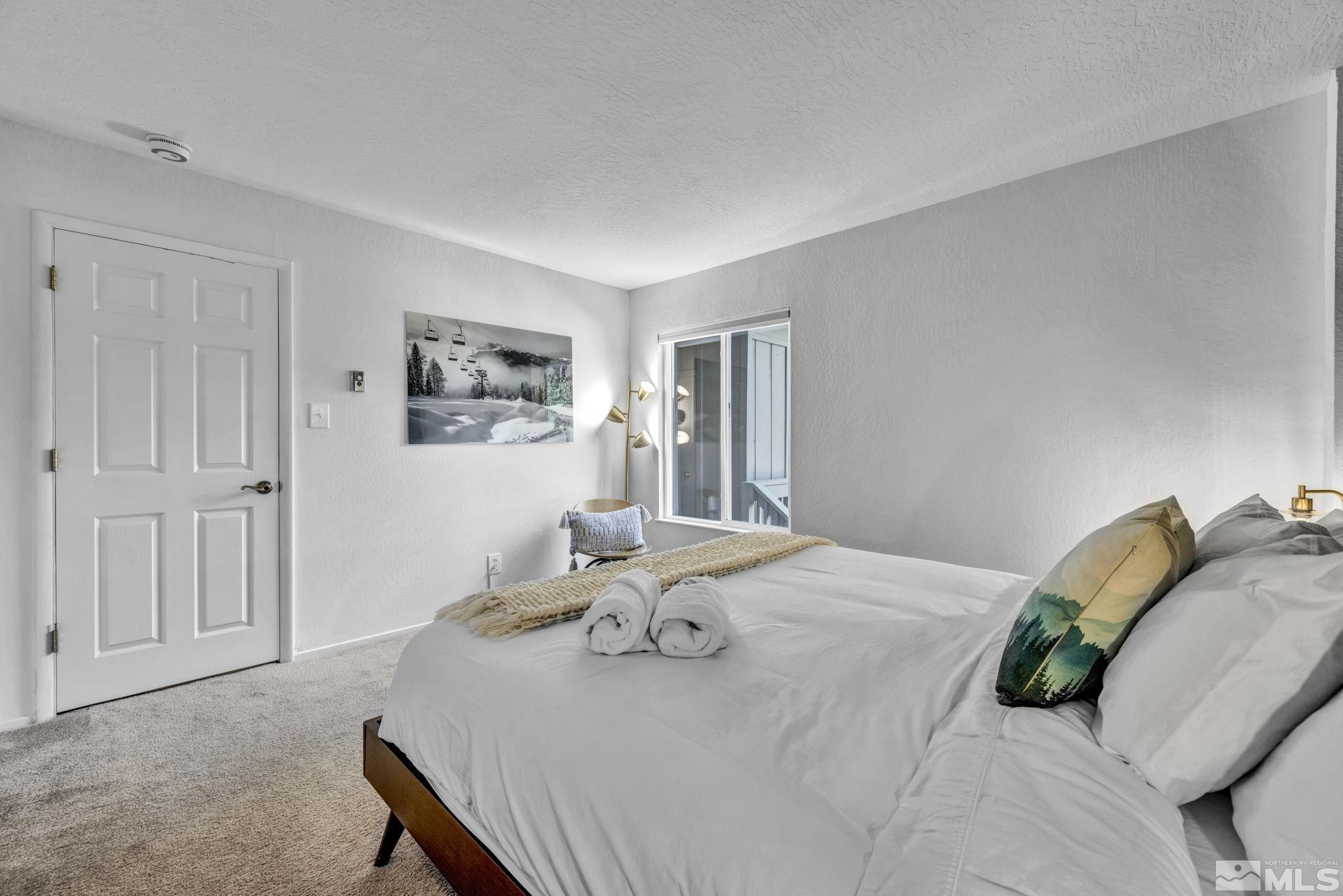 321 Ski Way, 48