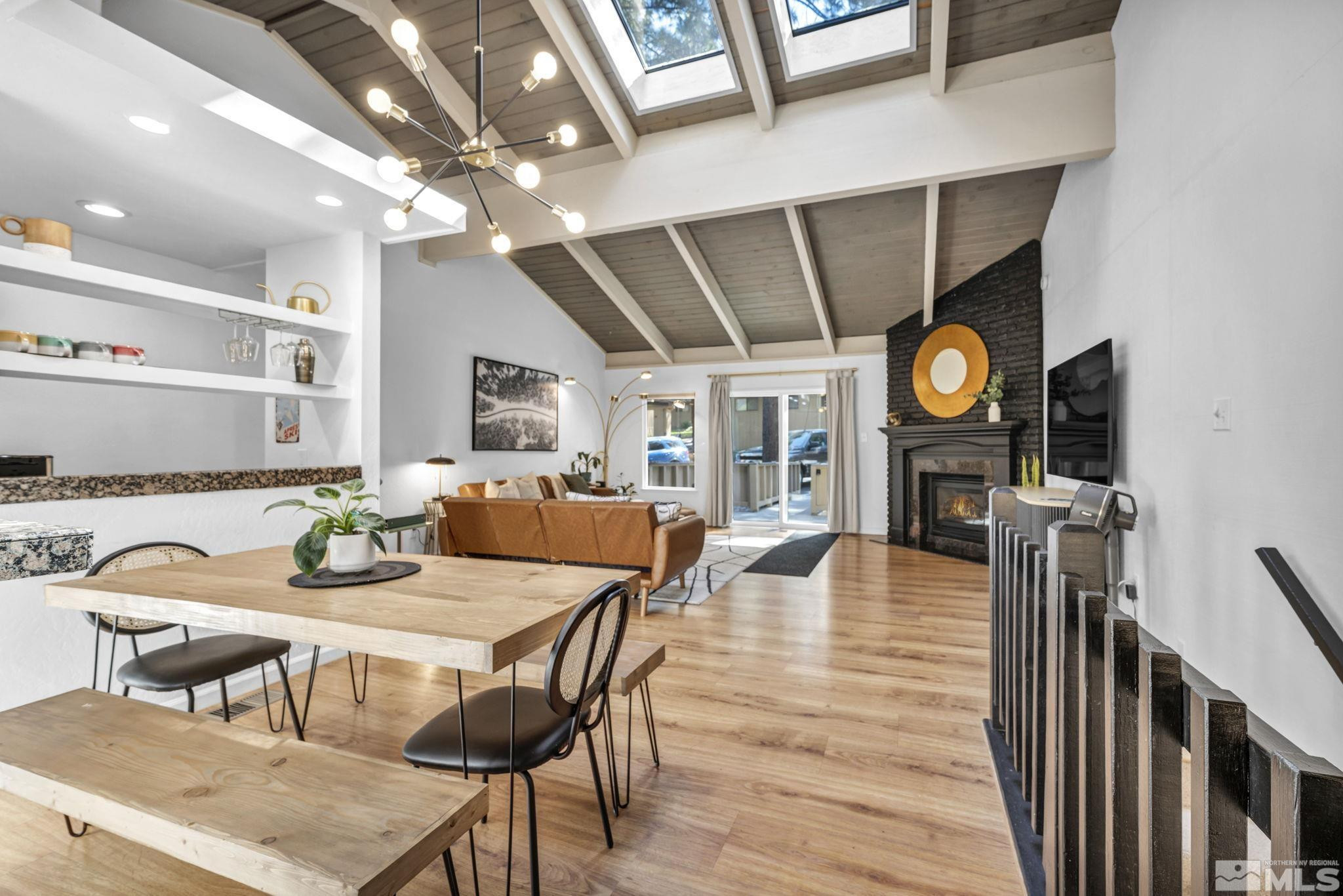 321 Ski Way, 48