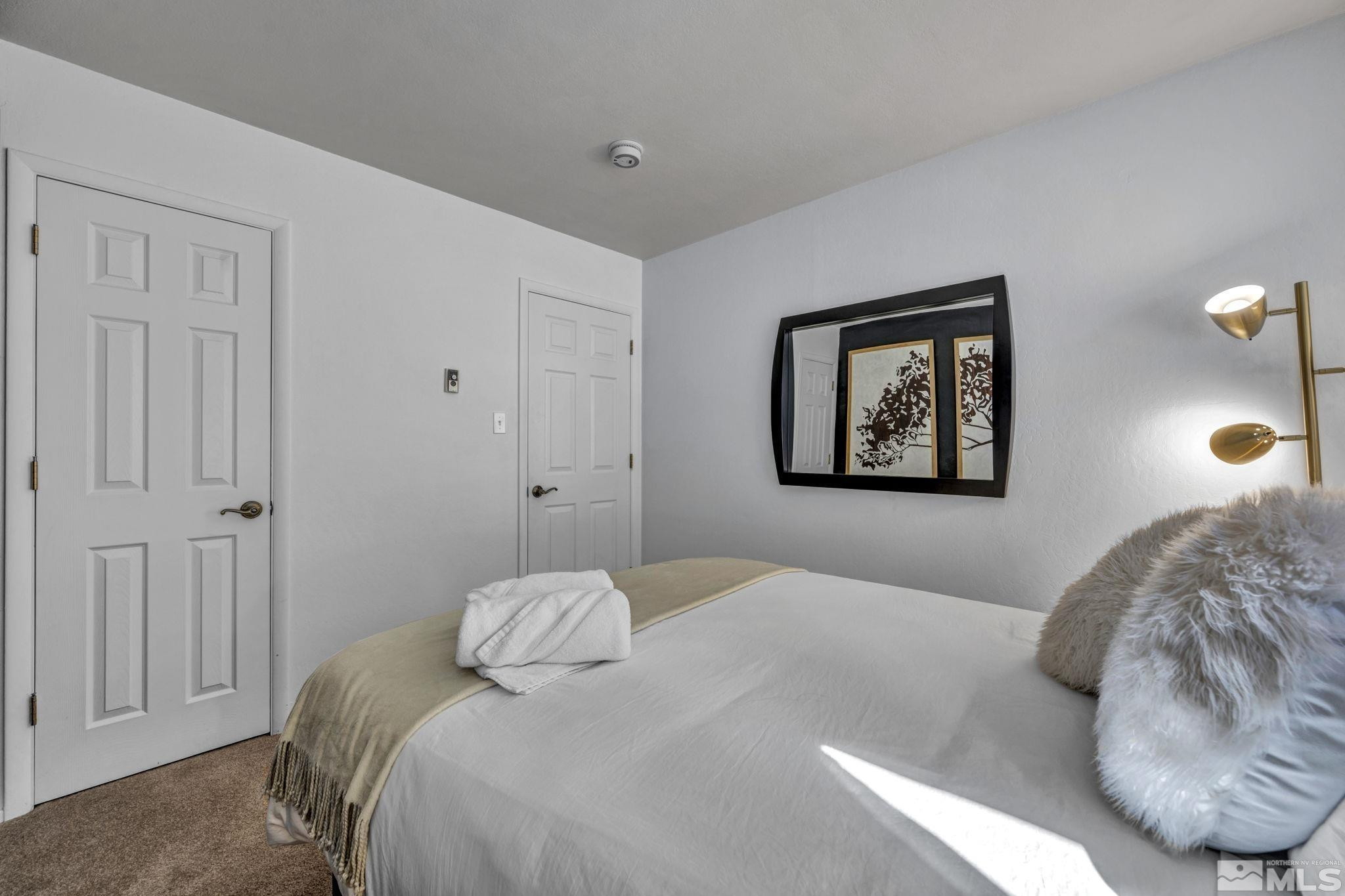 321 Ski Way, 48