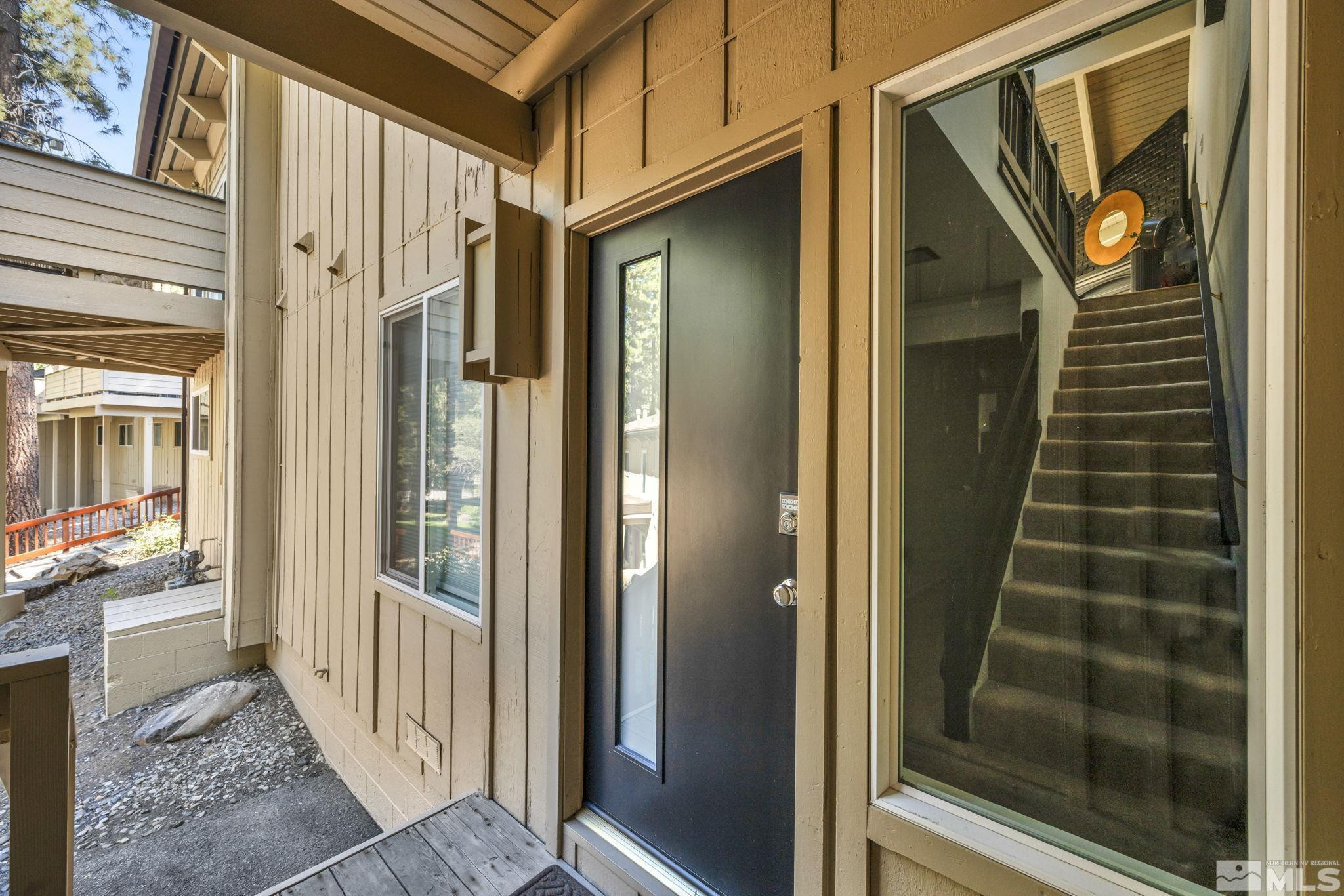 321 Ski Way, 48