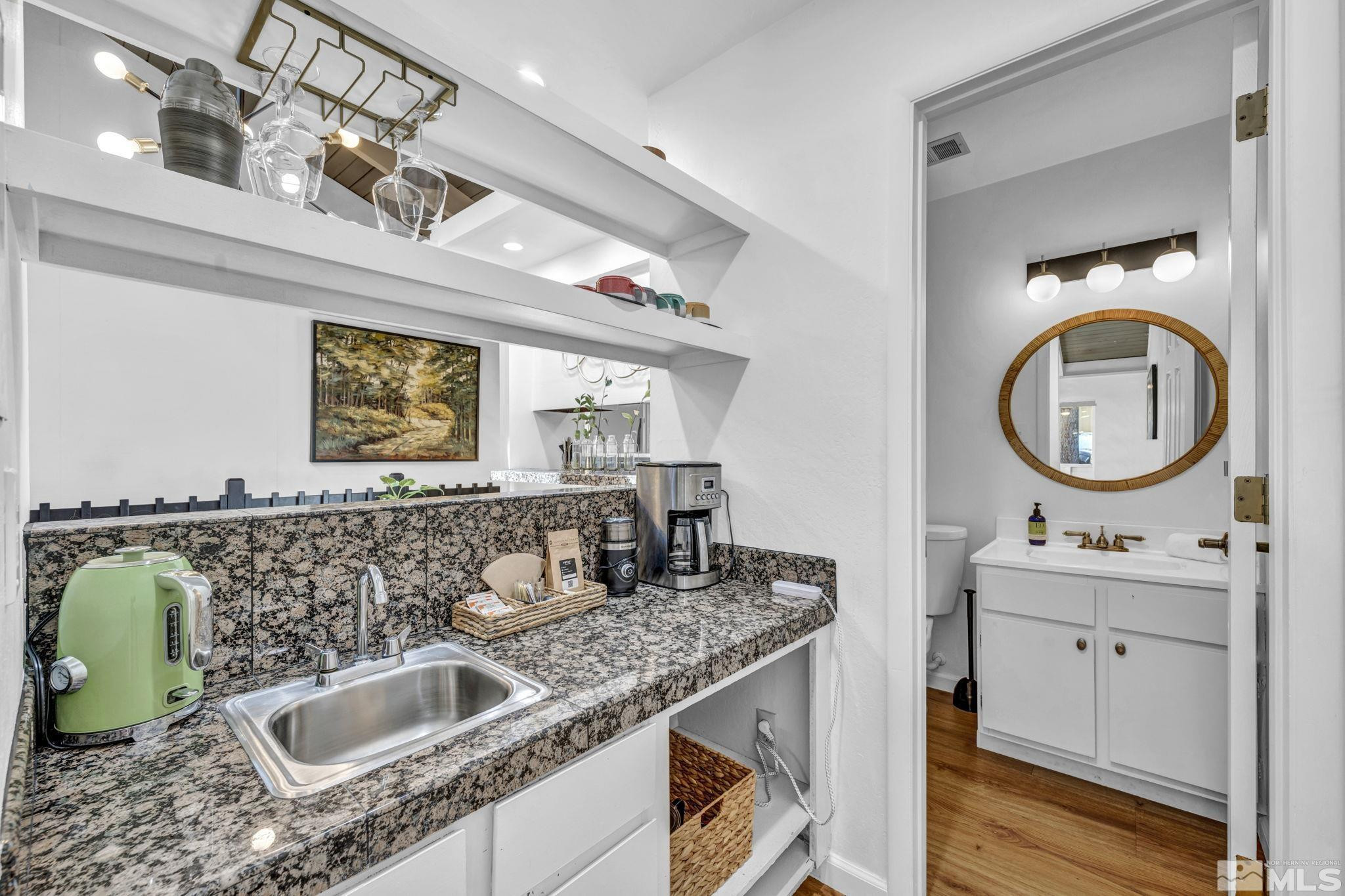 321 Ski Way, 48