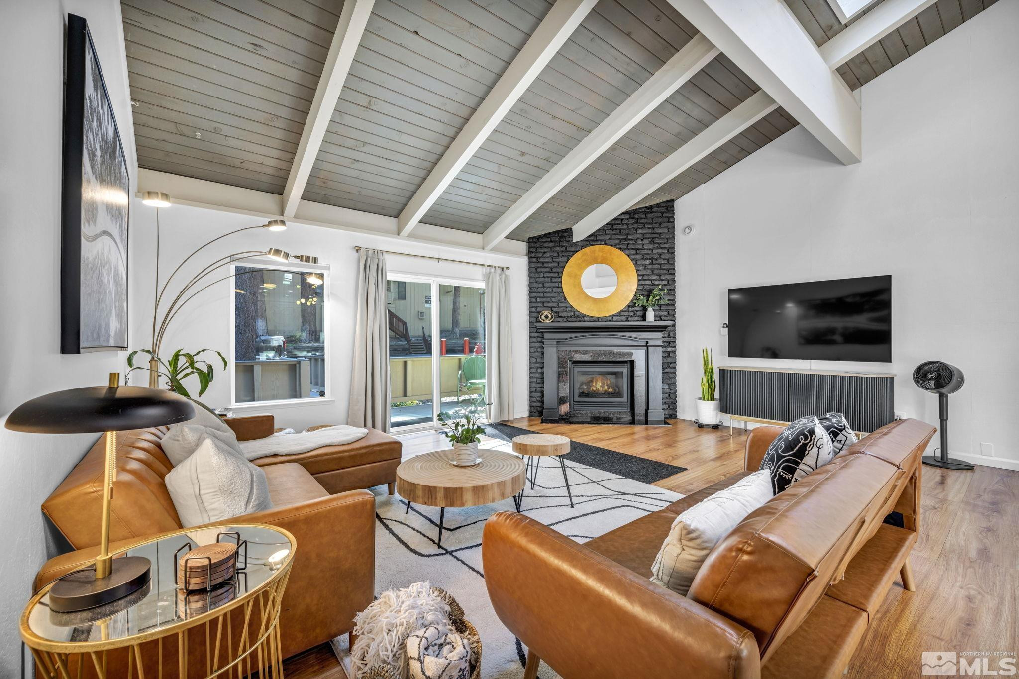 321 Ski Way, 48