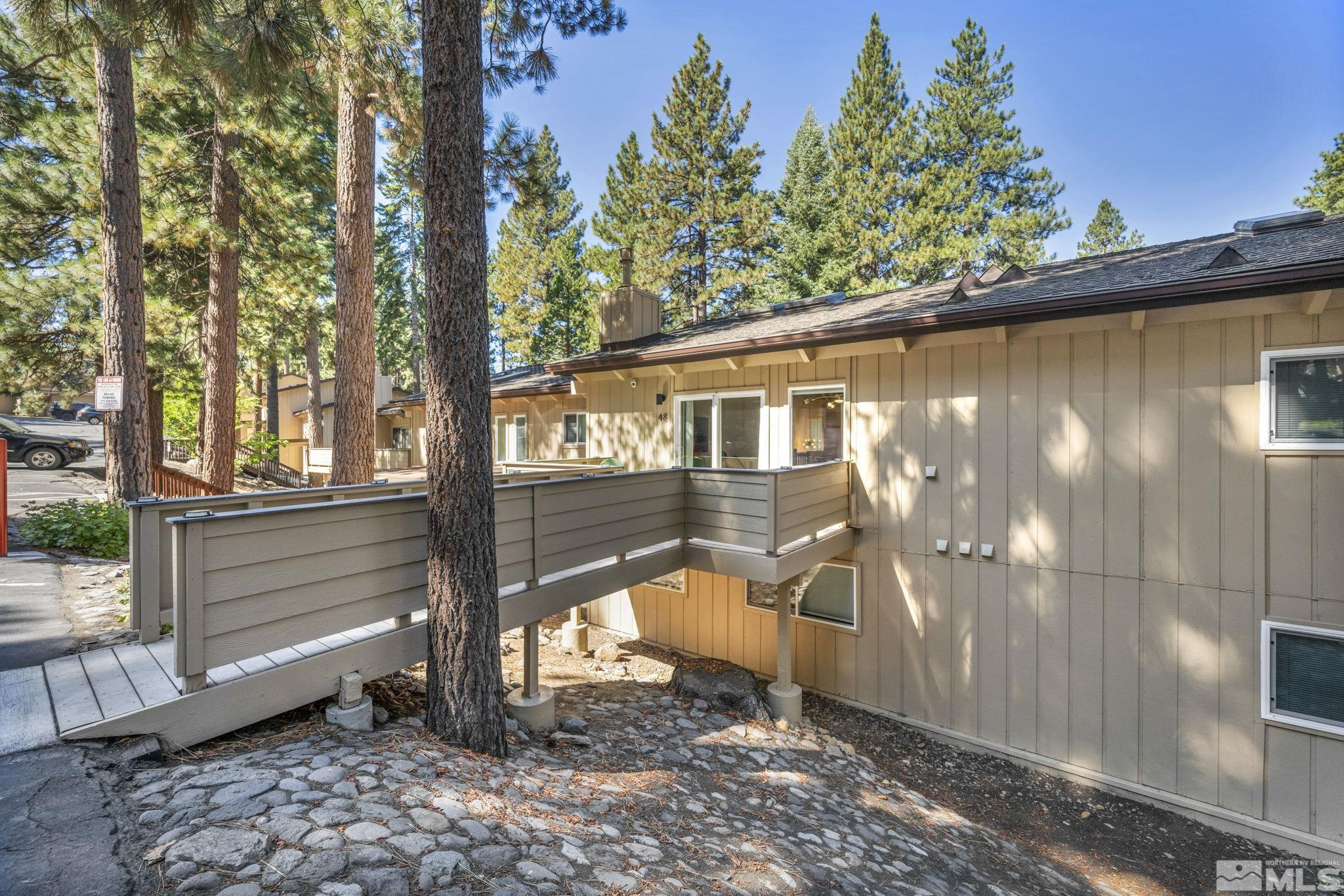 321 Ski Way, 48
