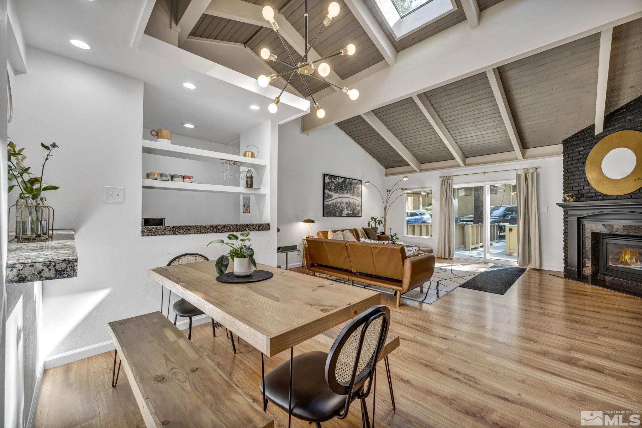 321 Ski Way, 48