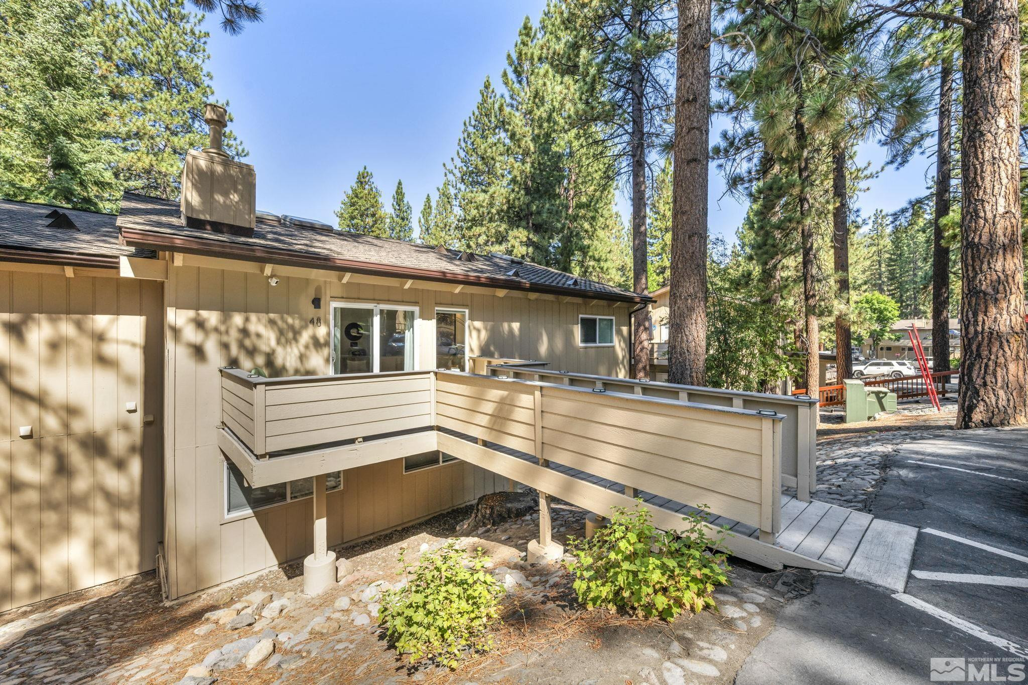 321 Ski Way, 48