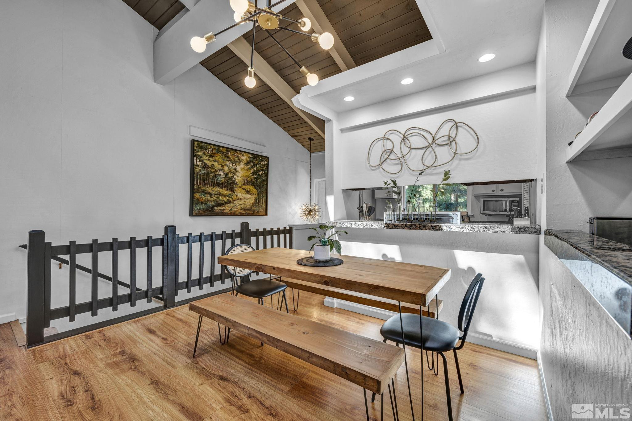 321 Ski Way, 48