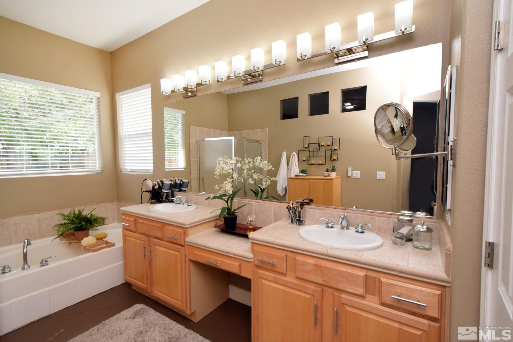 1405 Bronze Canyon