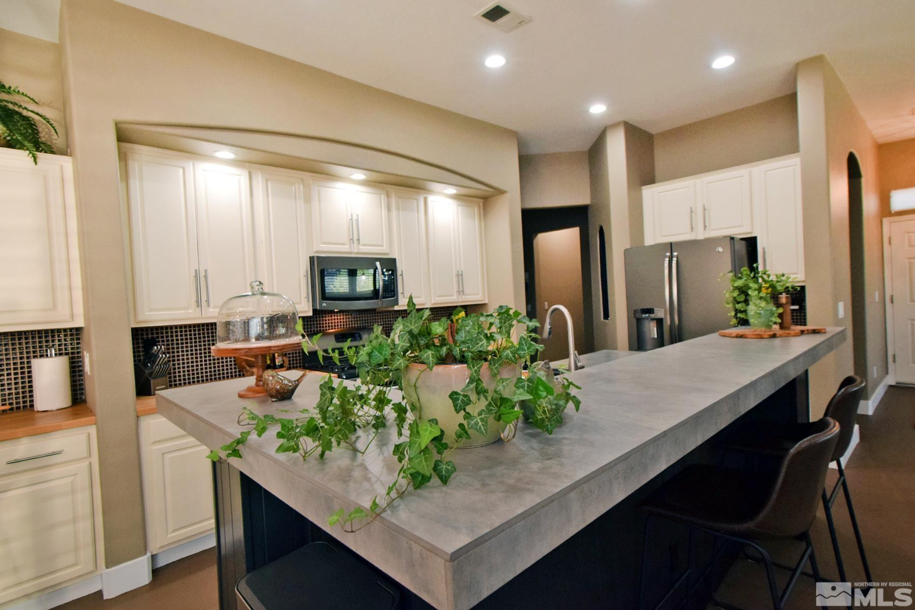 1405 Bronze Canyon