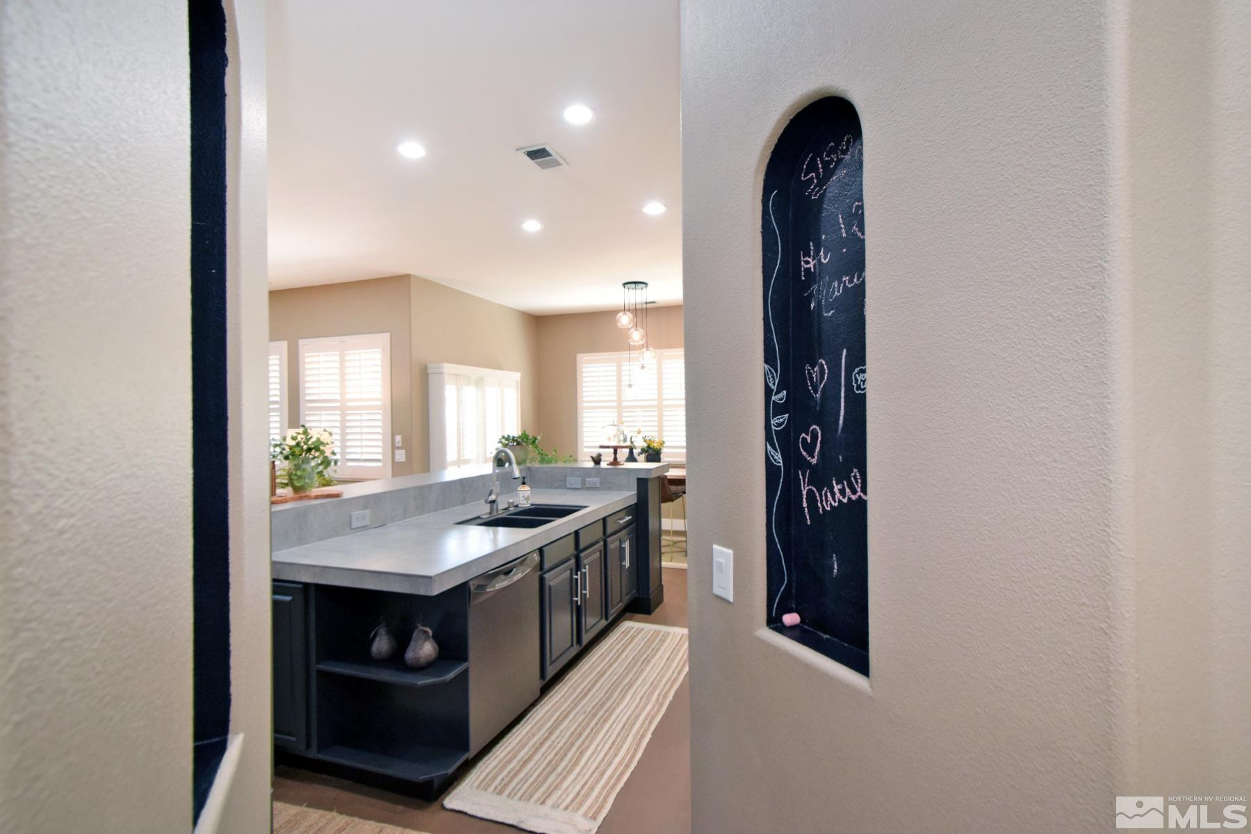 1405 Bronze Canyon
