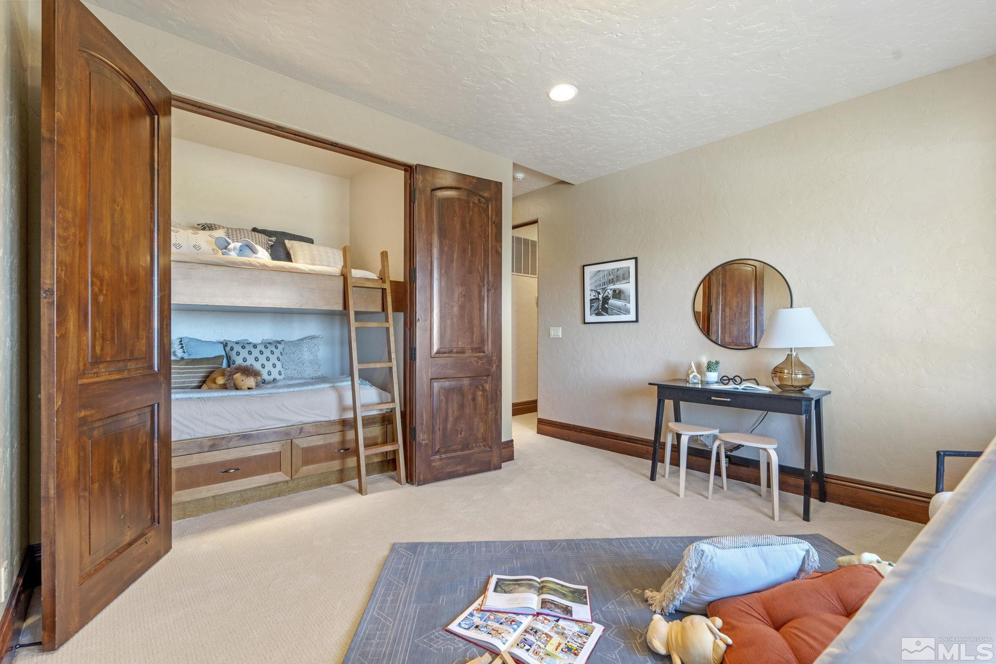 115 W Jeffrey Pine Road