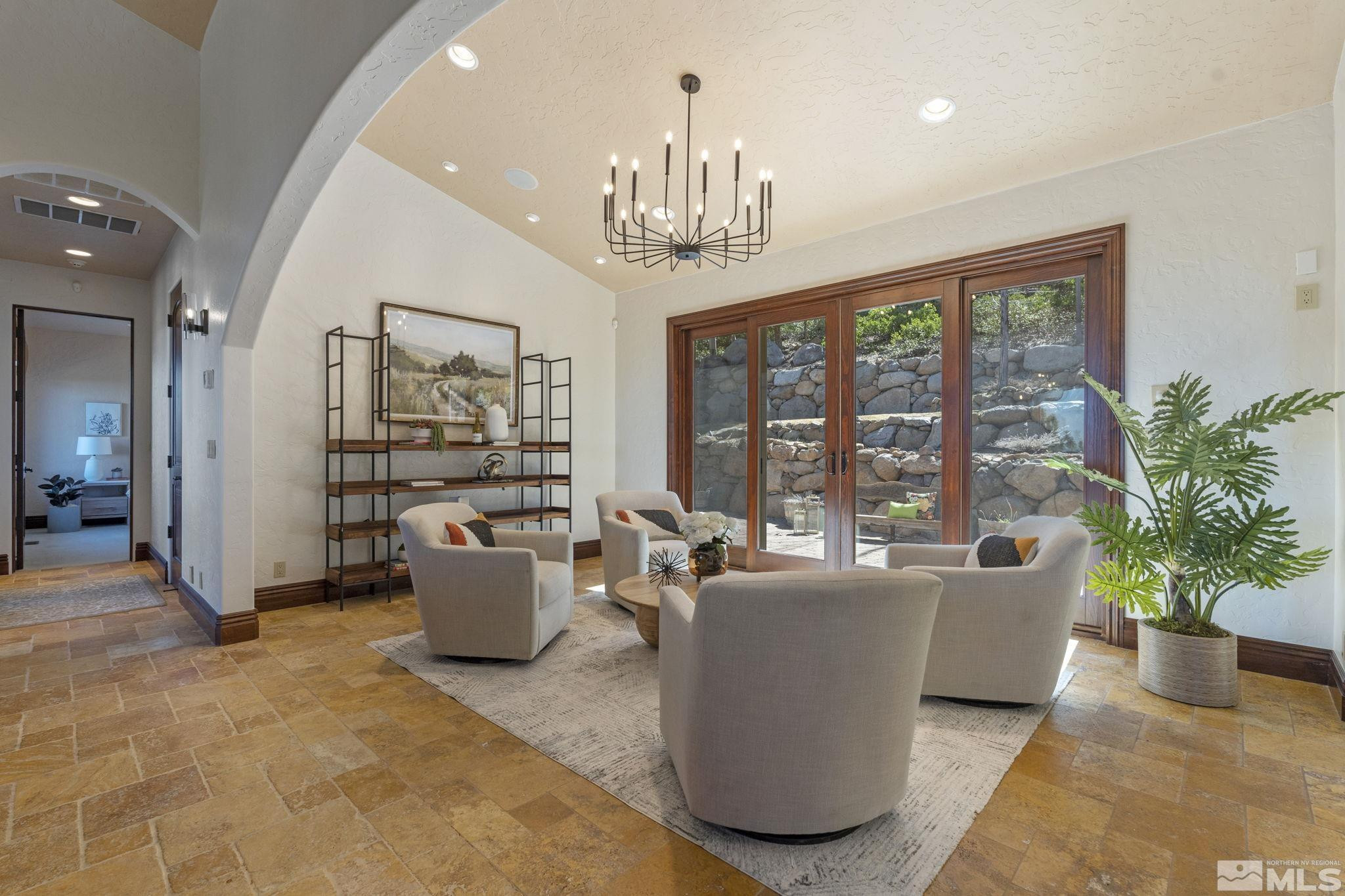 115 W Jeffrey Pine Road