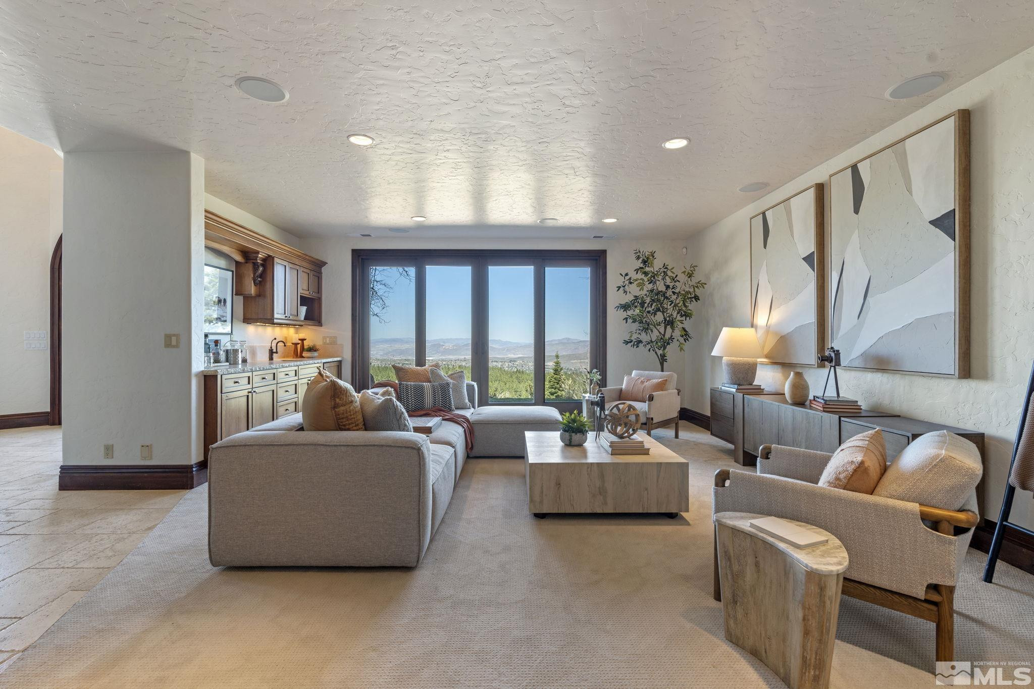 115 W Jeffrey Pine Road