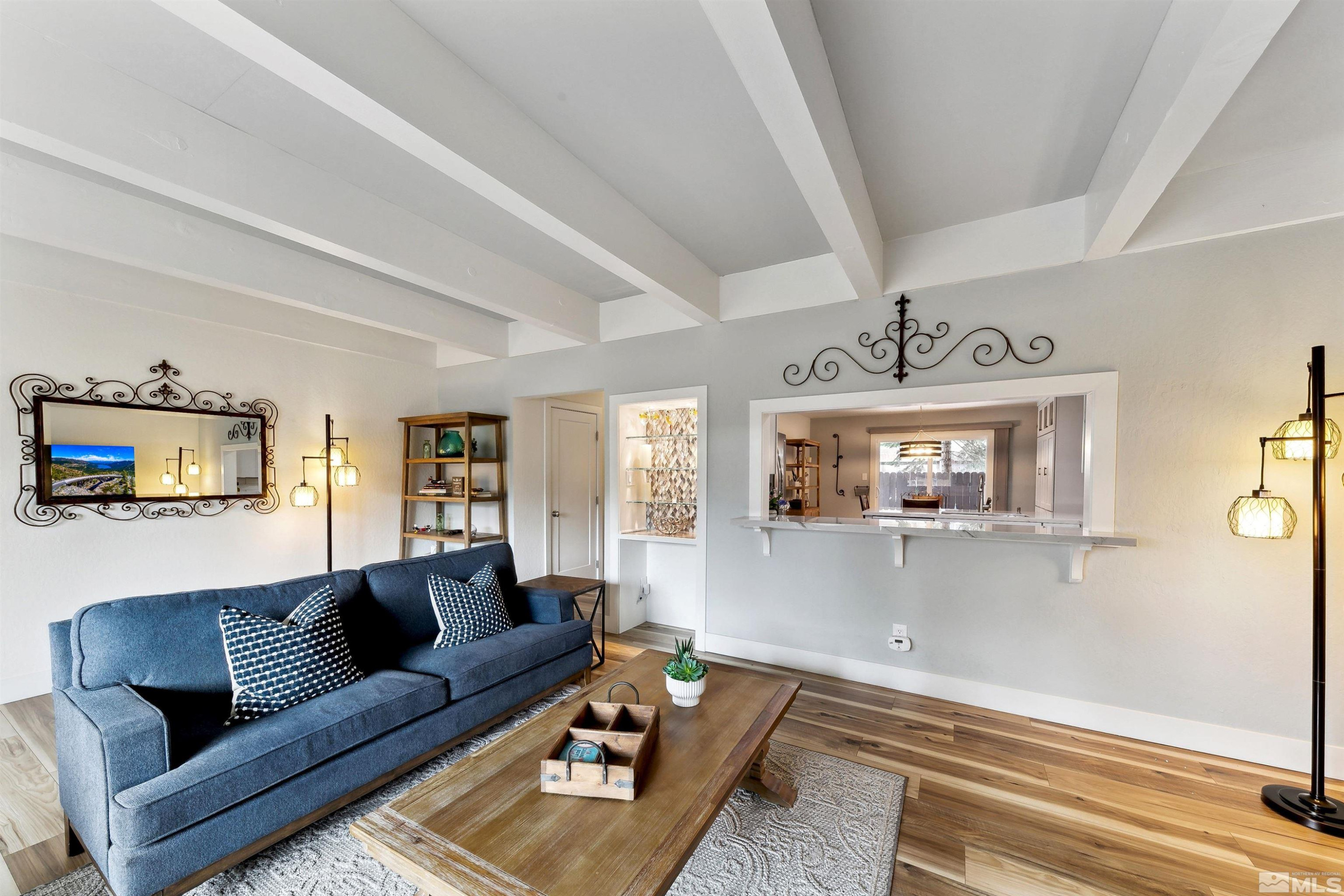 866 Northwood, 33