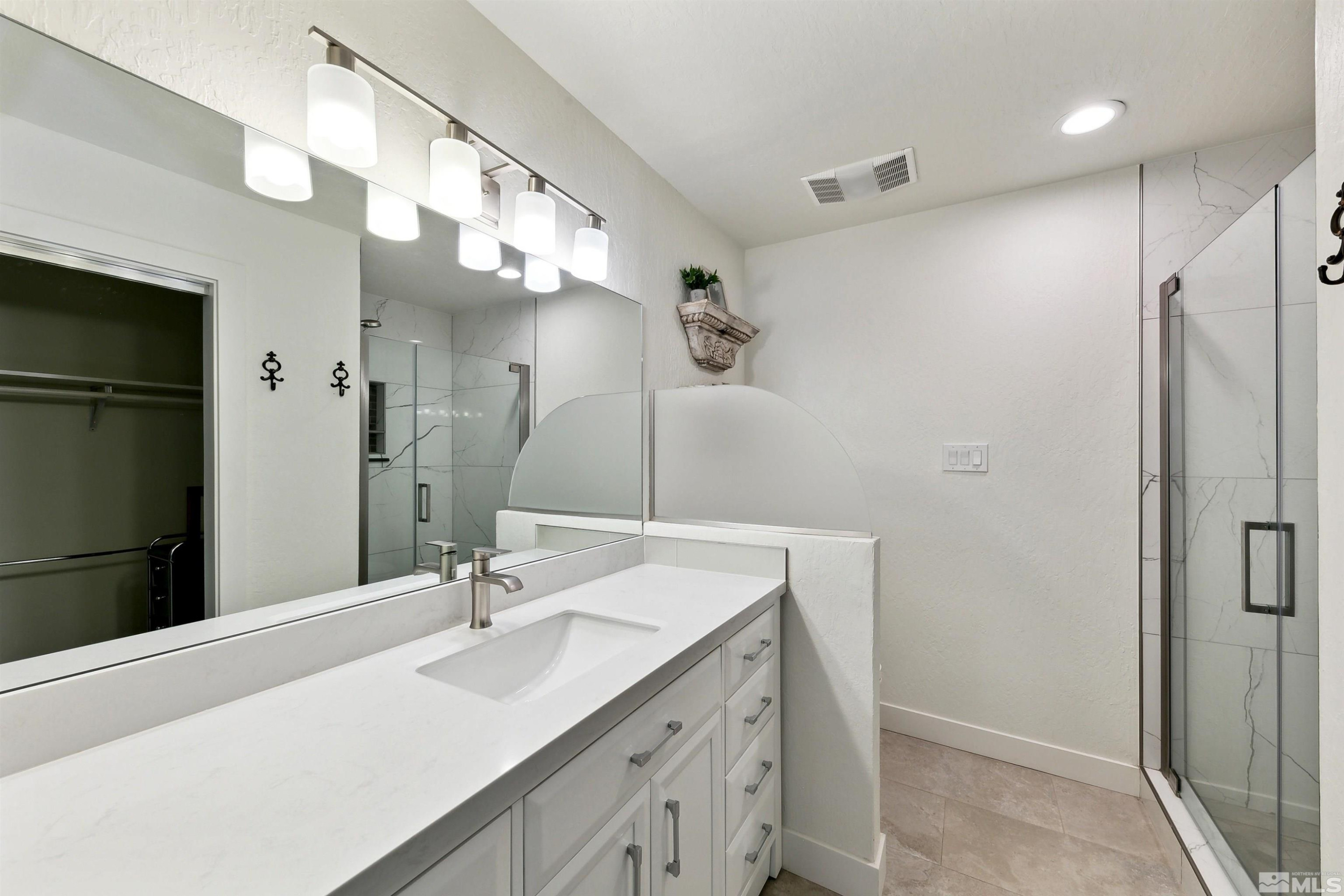 866 Northwood, 33