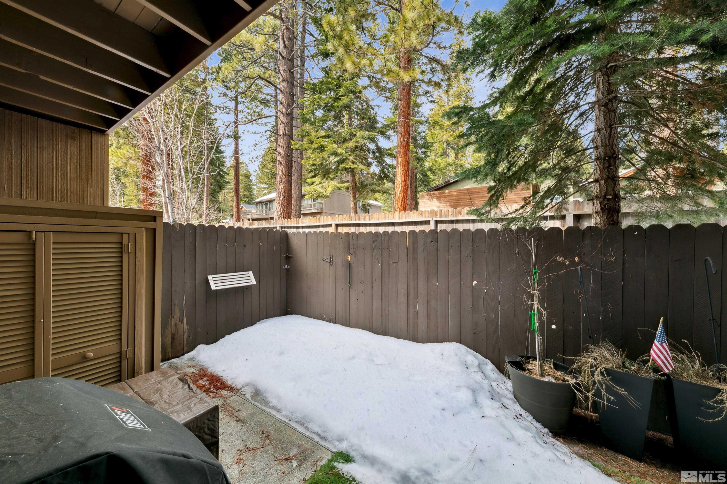 866 Northwood, 33
