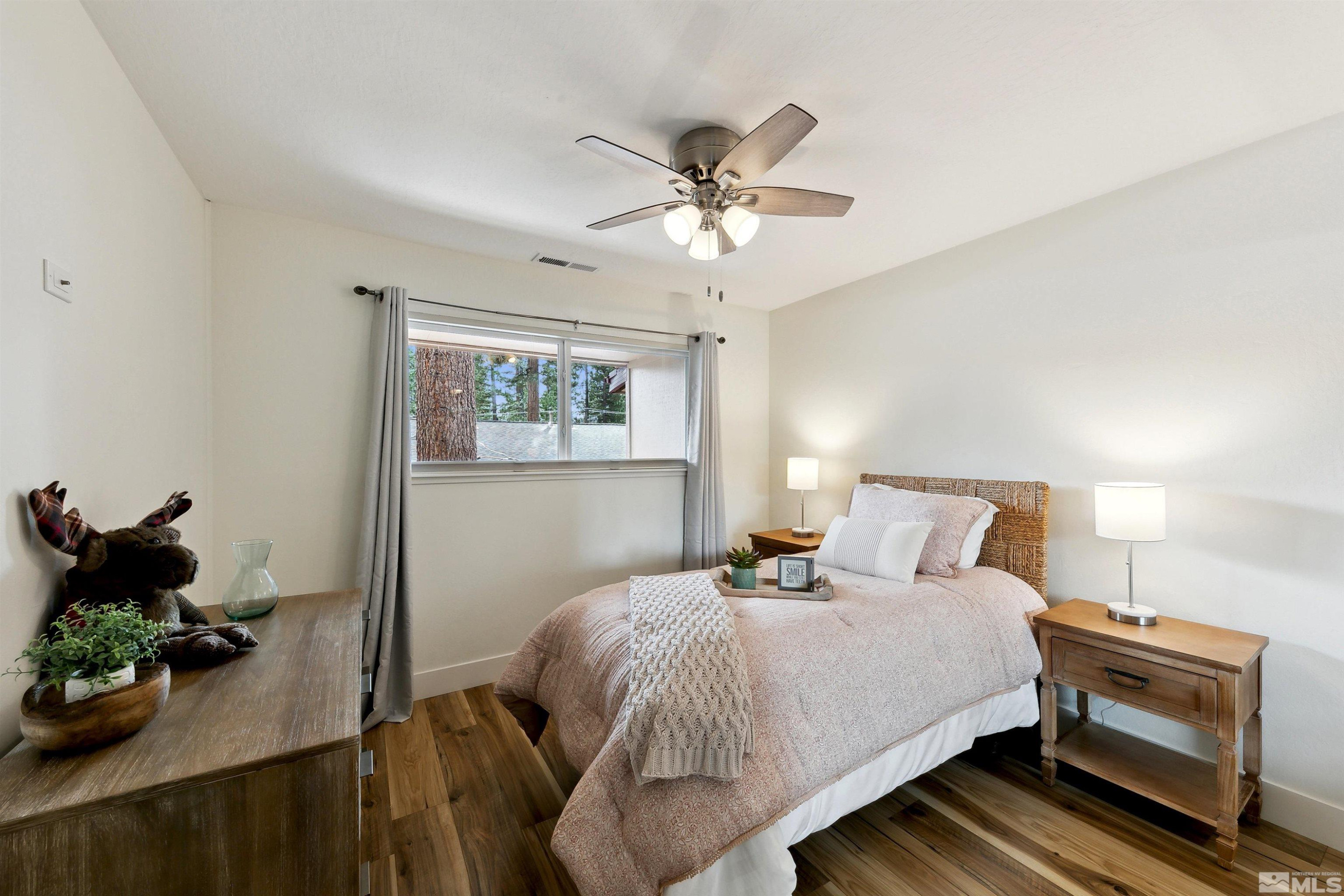 866 Northwood, 33
