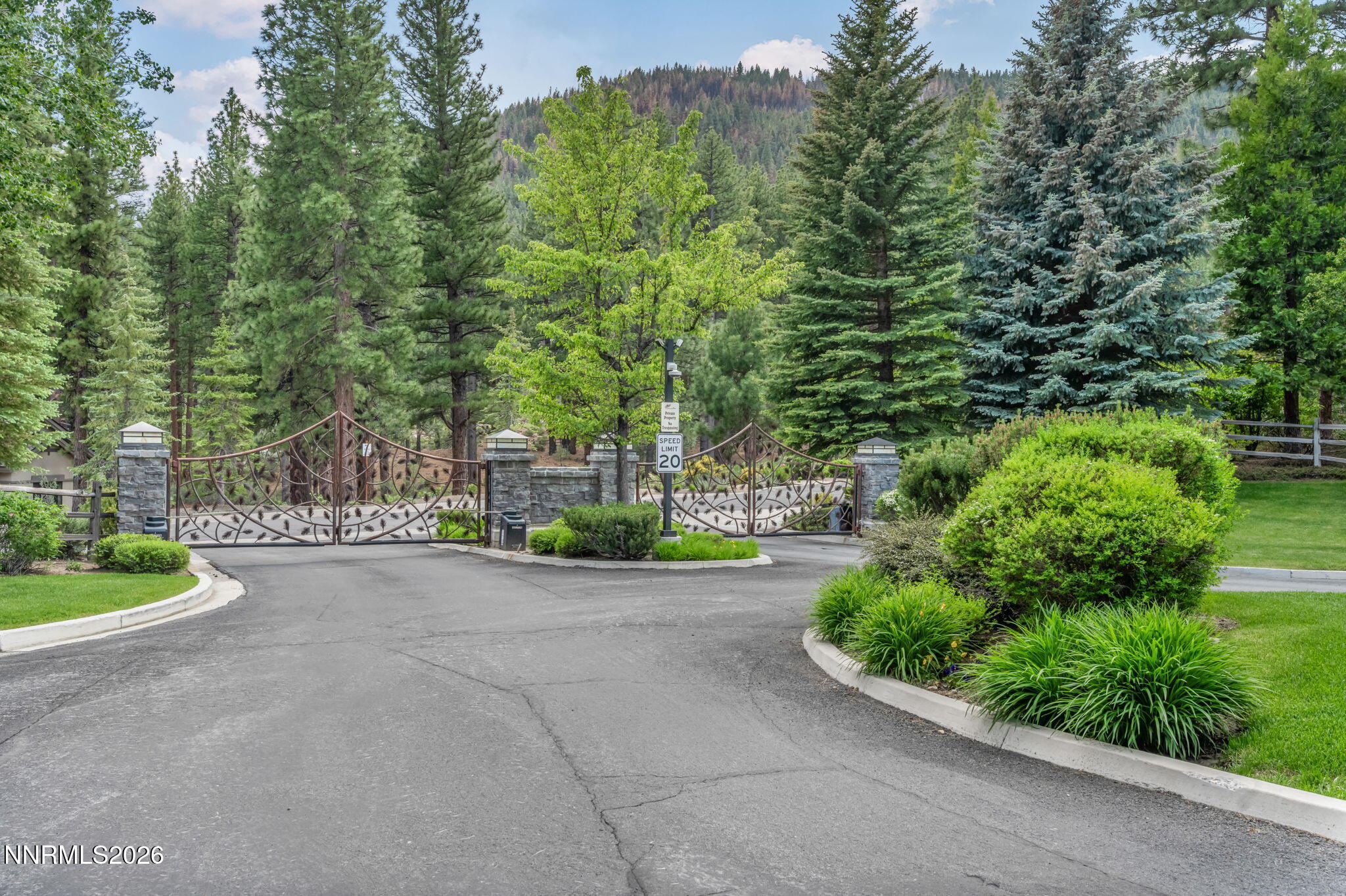 307 E Jeffrey Pine Road