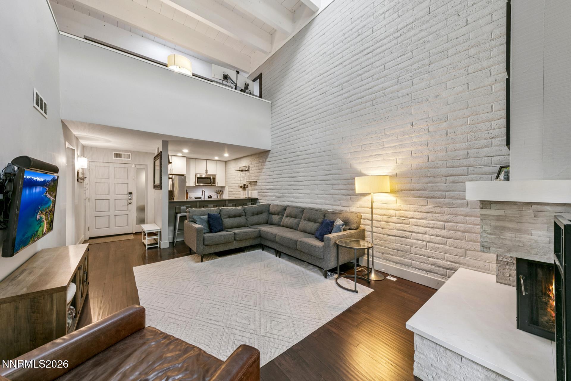 120 Country Club Drive Unit 3